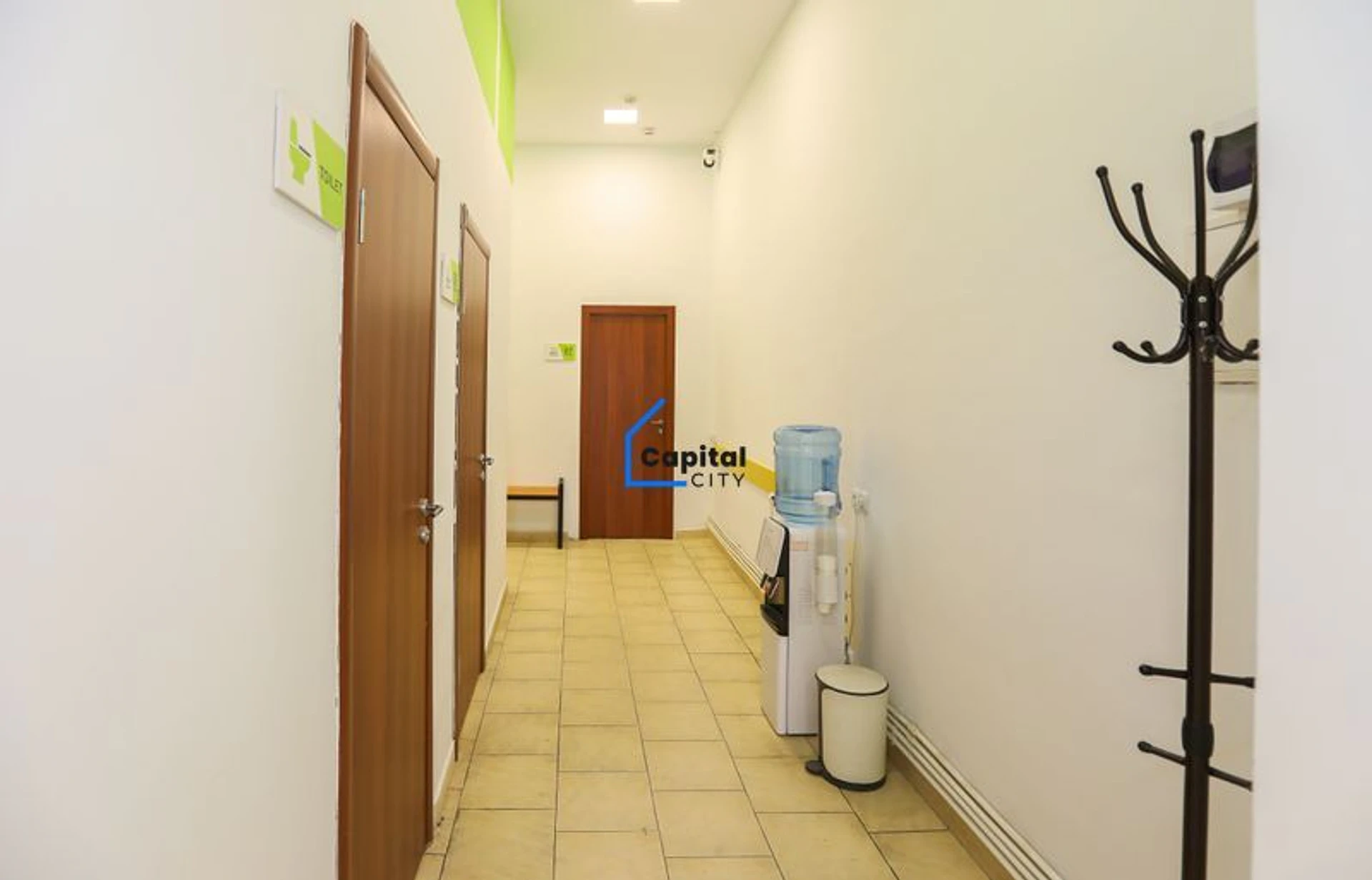 Կոմերցիոն վաճառքի Ծարավ Աղբյուրի փողոց