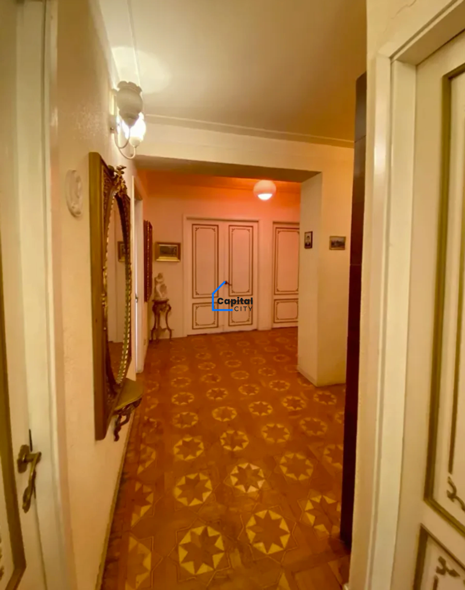 Տարածուն 4 սենյականոց բնակարան վաճառքի Vagharsh Vagharshyan St փողոցում, Արաբկիրում, Երևան