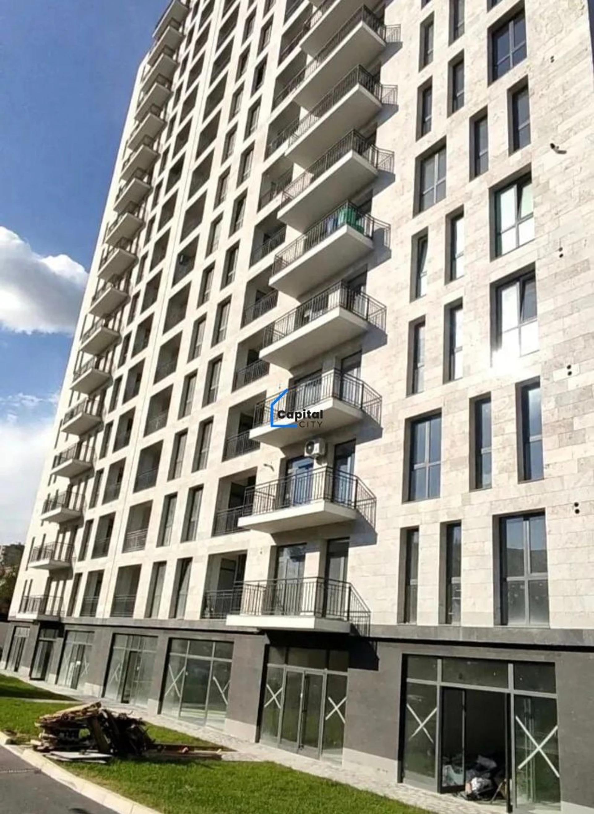 Կոմերցիոն վաճառքի Հալաբյան փողոց