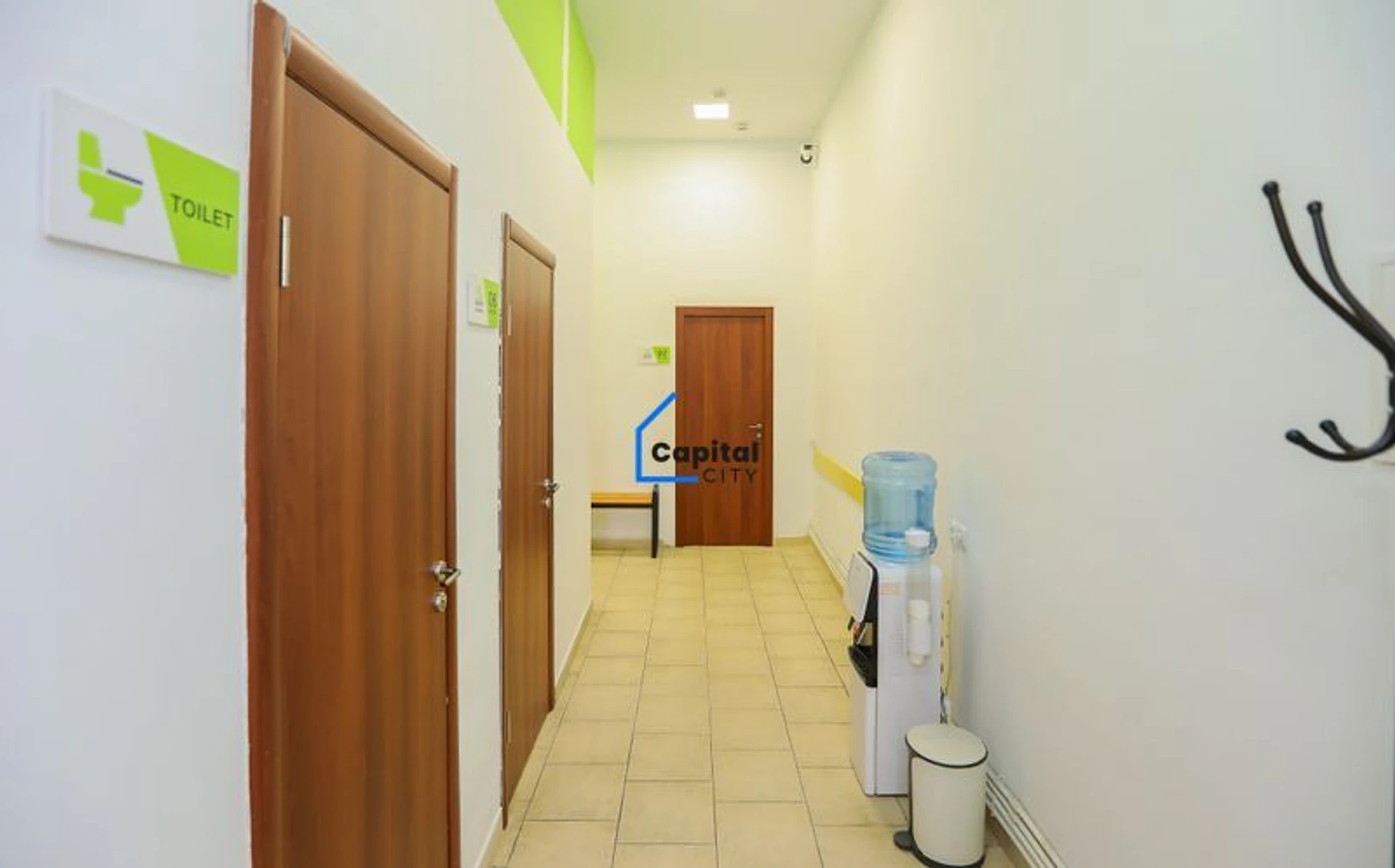 Կոմերցիոն վաճառքի Ծարավ Աղբյուրի փողոց