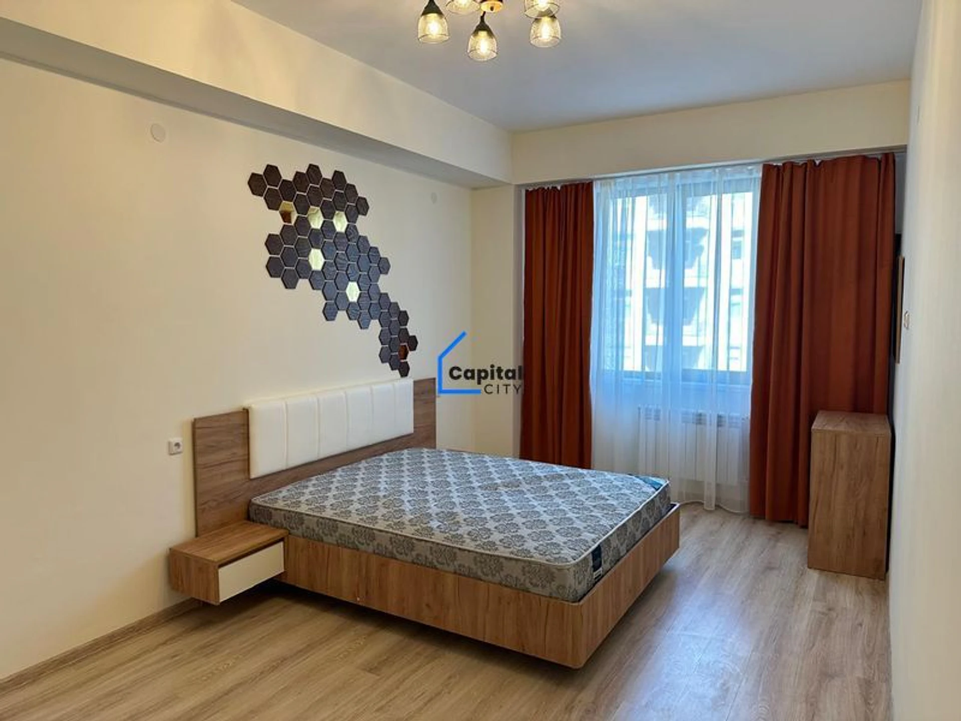 2 սենյականոց բնակարան վաճառքի Ռոստոմի փողոց 30ում, Կենտրոնում, Երևան