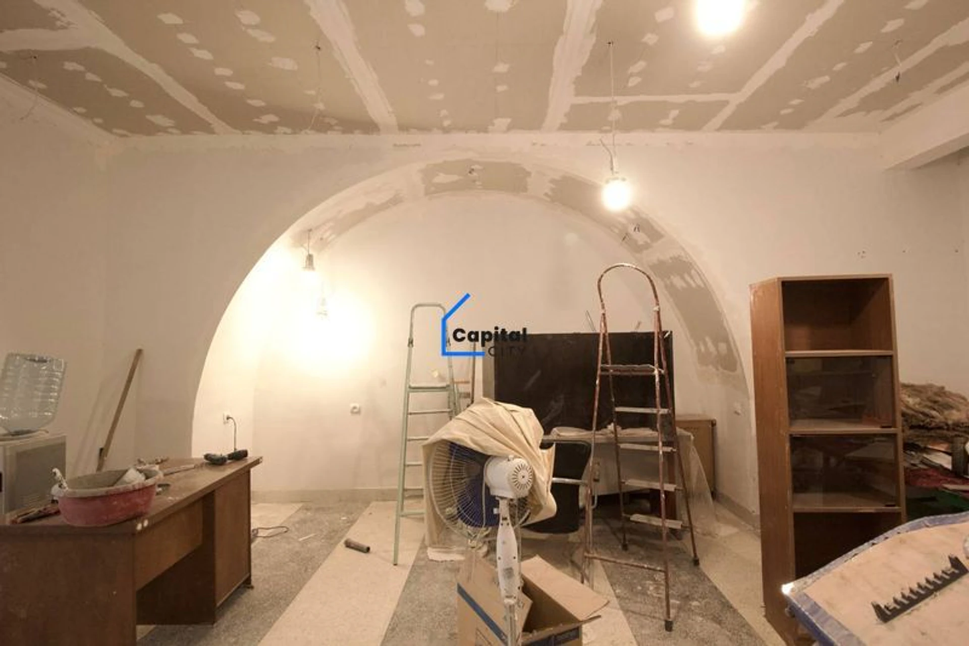 Կոմերցիոն վաճառքի Լվովյան փողոցում