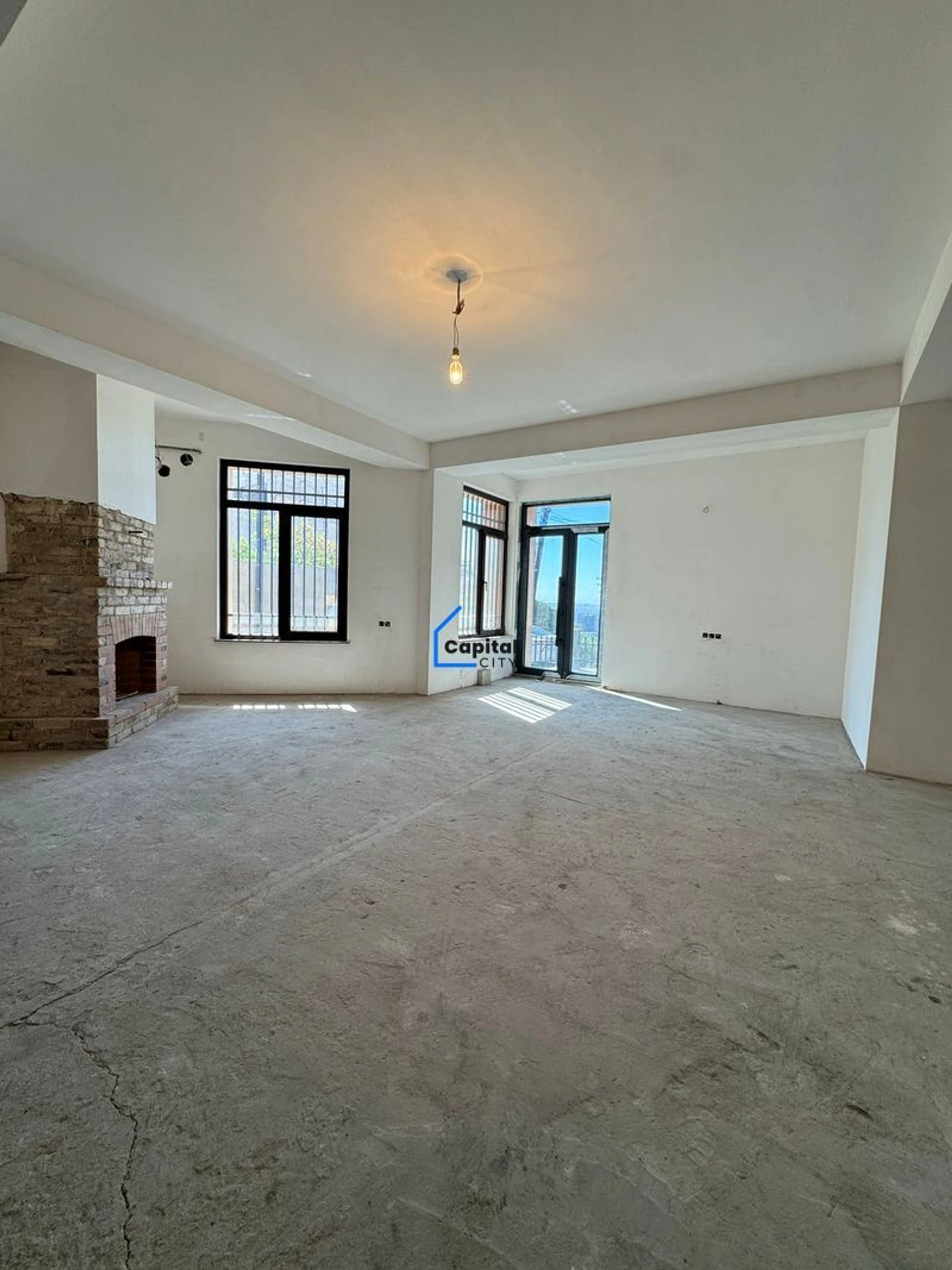 Կոմերցիոն վաճառքի Verin Antarain փողոցում