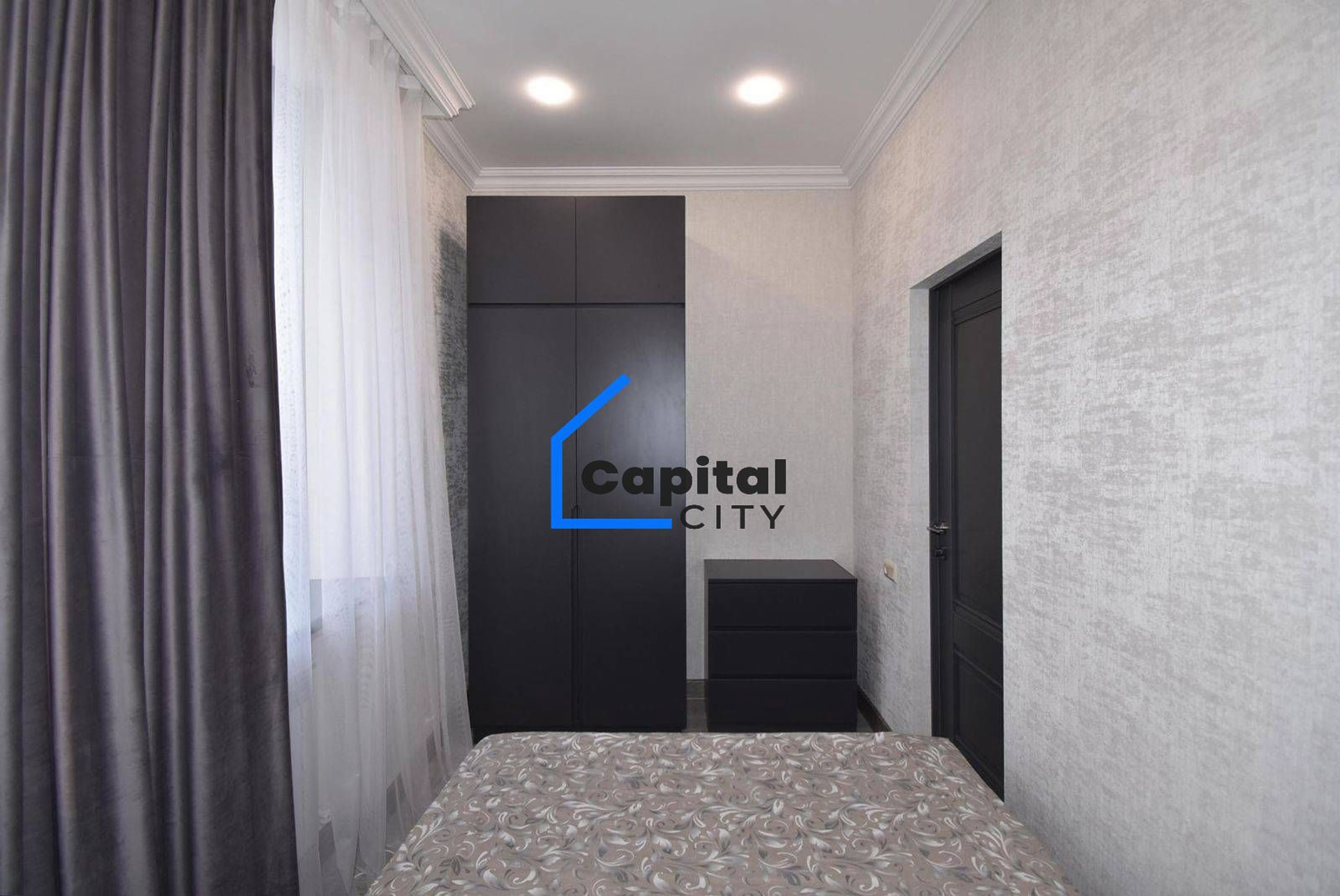 Վարձով է տրվում բնակարան Կոմիտաս 7 հասցեում
