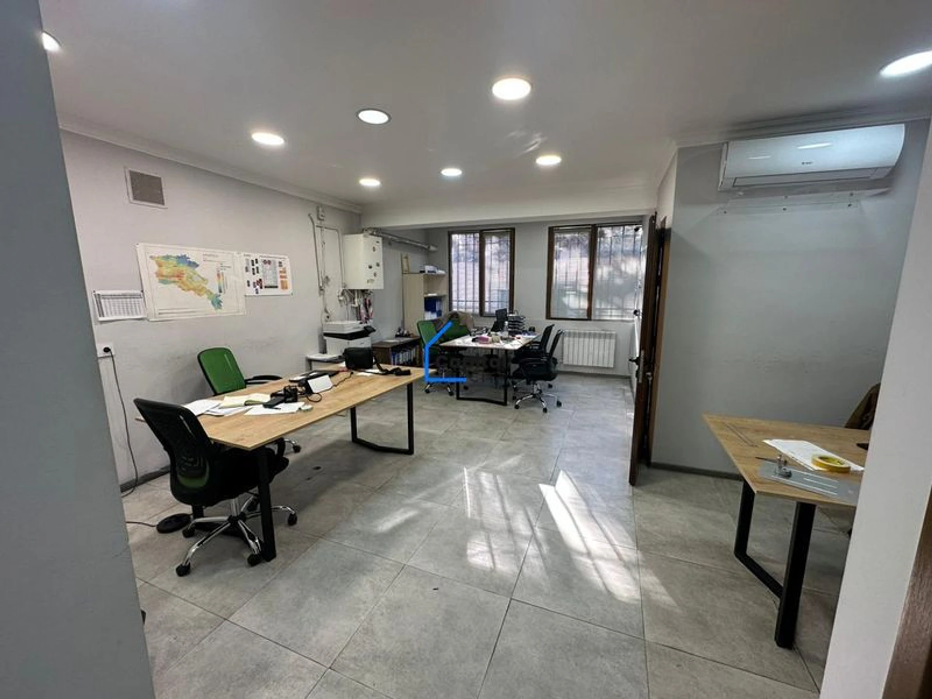 Կոմերցիոն վաճառքի Հրաչյա Քոչարի փողոց