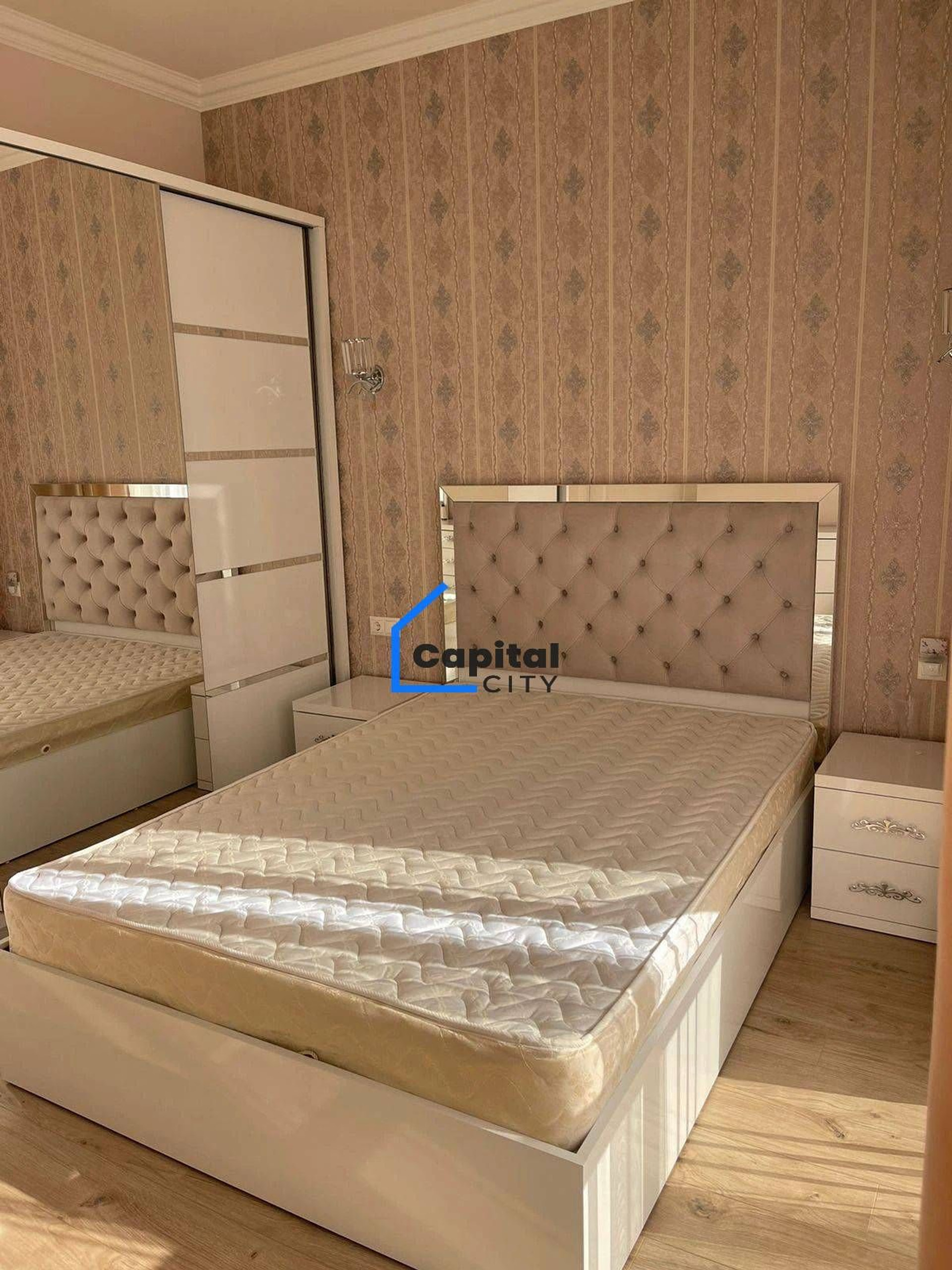Տարածուն 5 սենյականոց առանձնատուն վաճառքի Աբովյանի փողոցում, Ավանում, Երևան