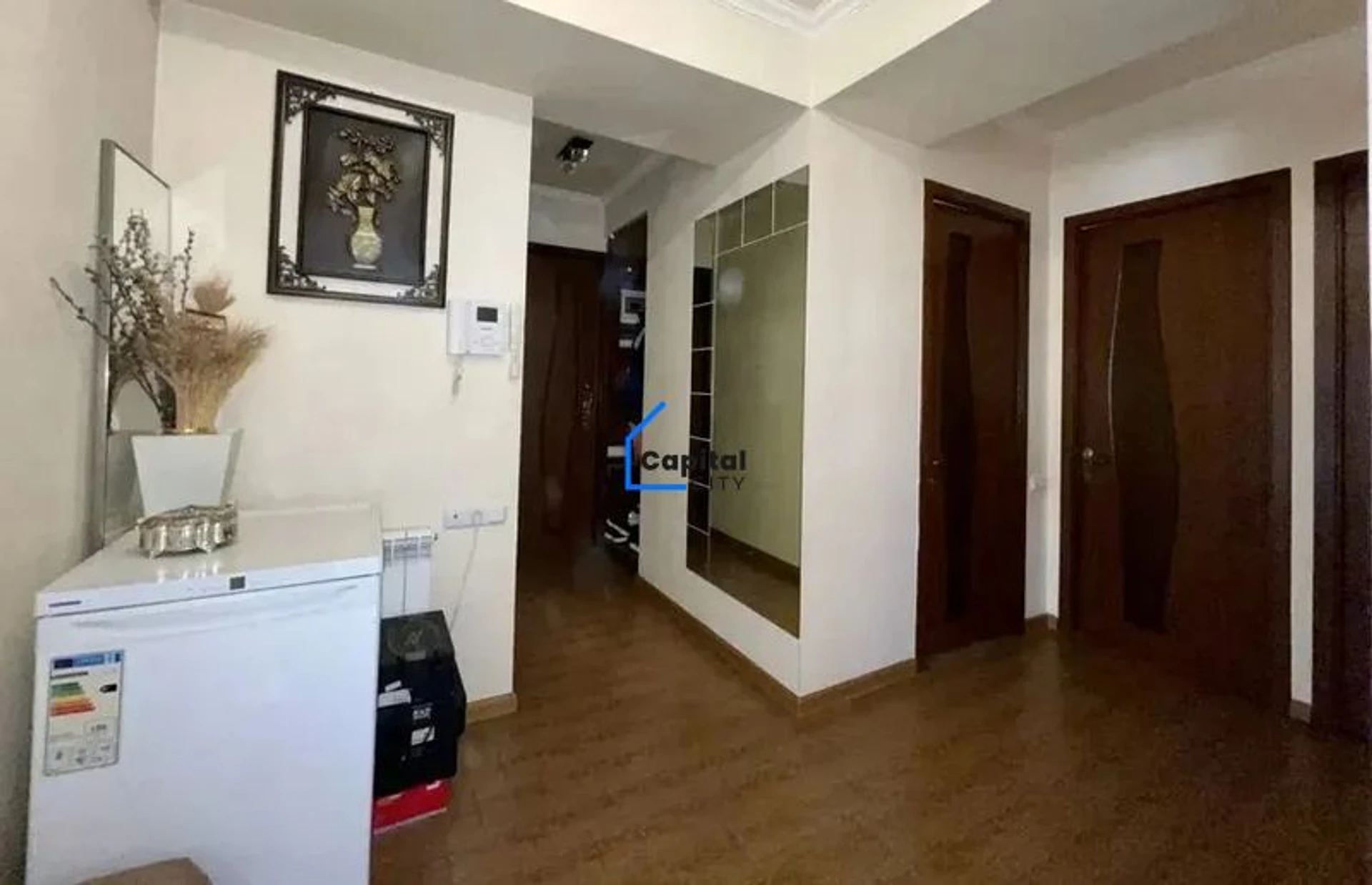 3 սենյականոց բնակարան վաճառքի Saryan St փողոցում, Կենտրոնում, Երևան