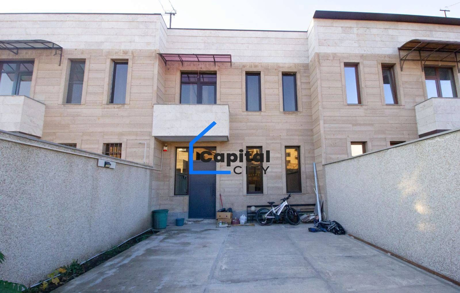 Նորակառույց 5 սենյականոց առանձնատուն վաճառքի Duryan St փողոցում, Ավանում, Երևան