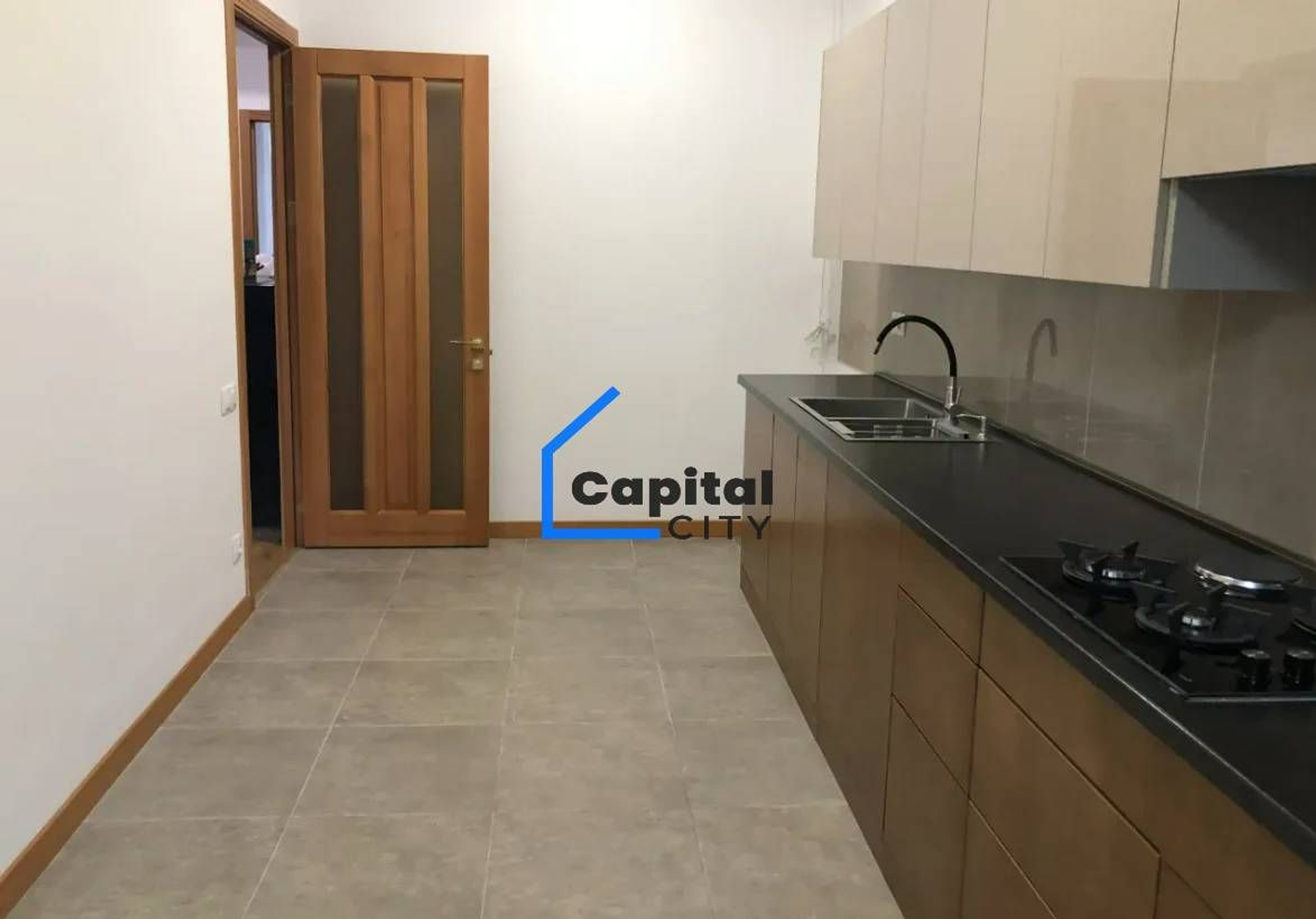 3 սենյականոց բնակարան վաճառքի Մեսրոպ Մաշտոց պողոտա փողոցում, Կենտրոնում, Երևան