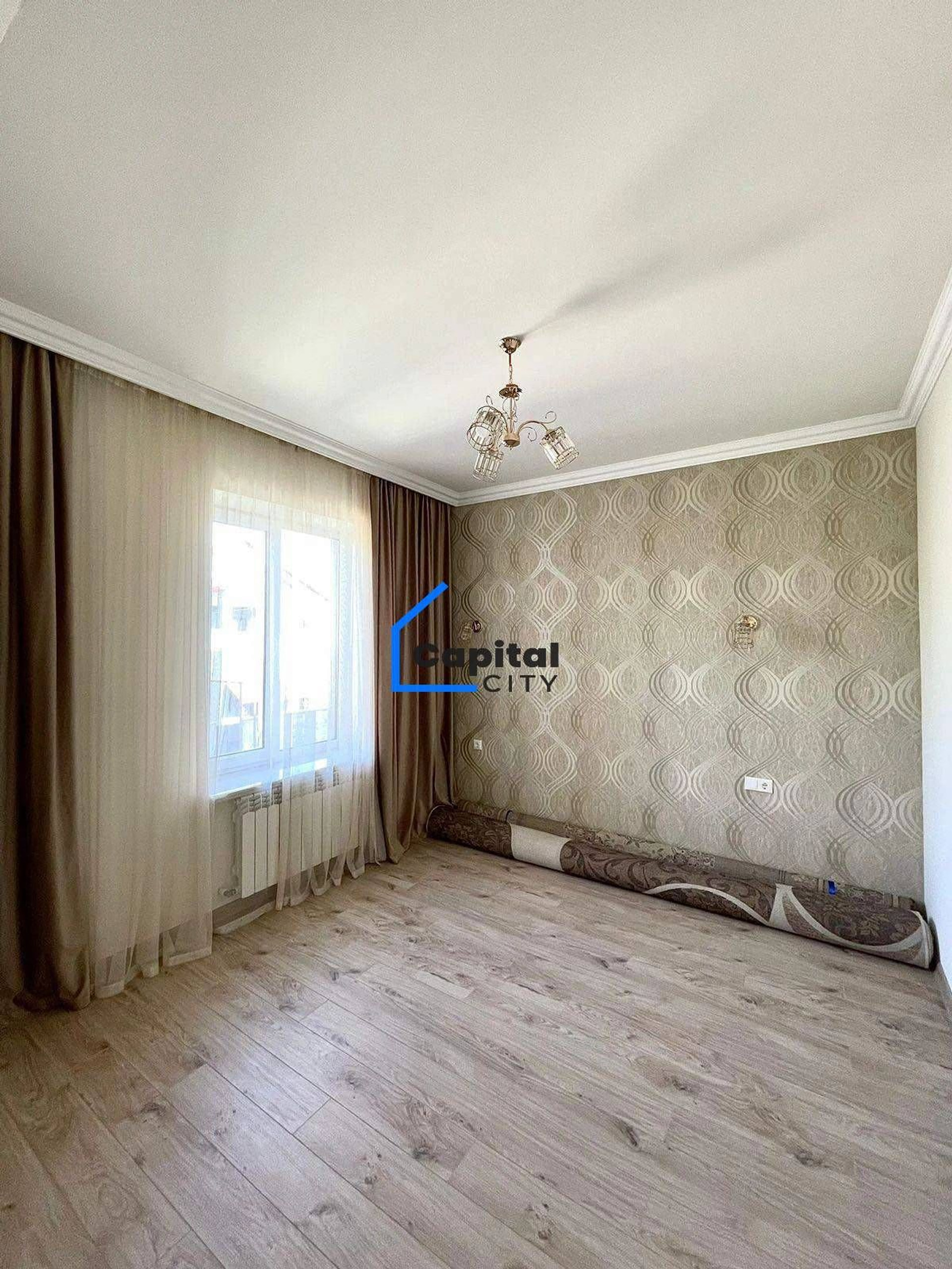 Տարածուն 5 սենյականոց առանձնատուն վաճառքի Աբովյանի փողոցում, Ավանում, Երևան