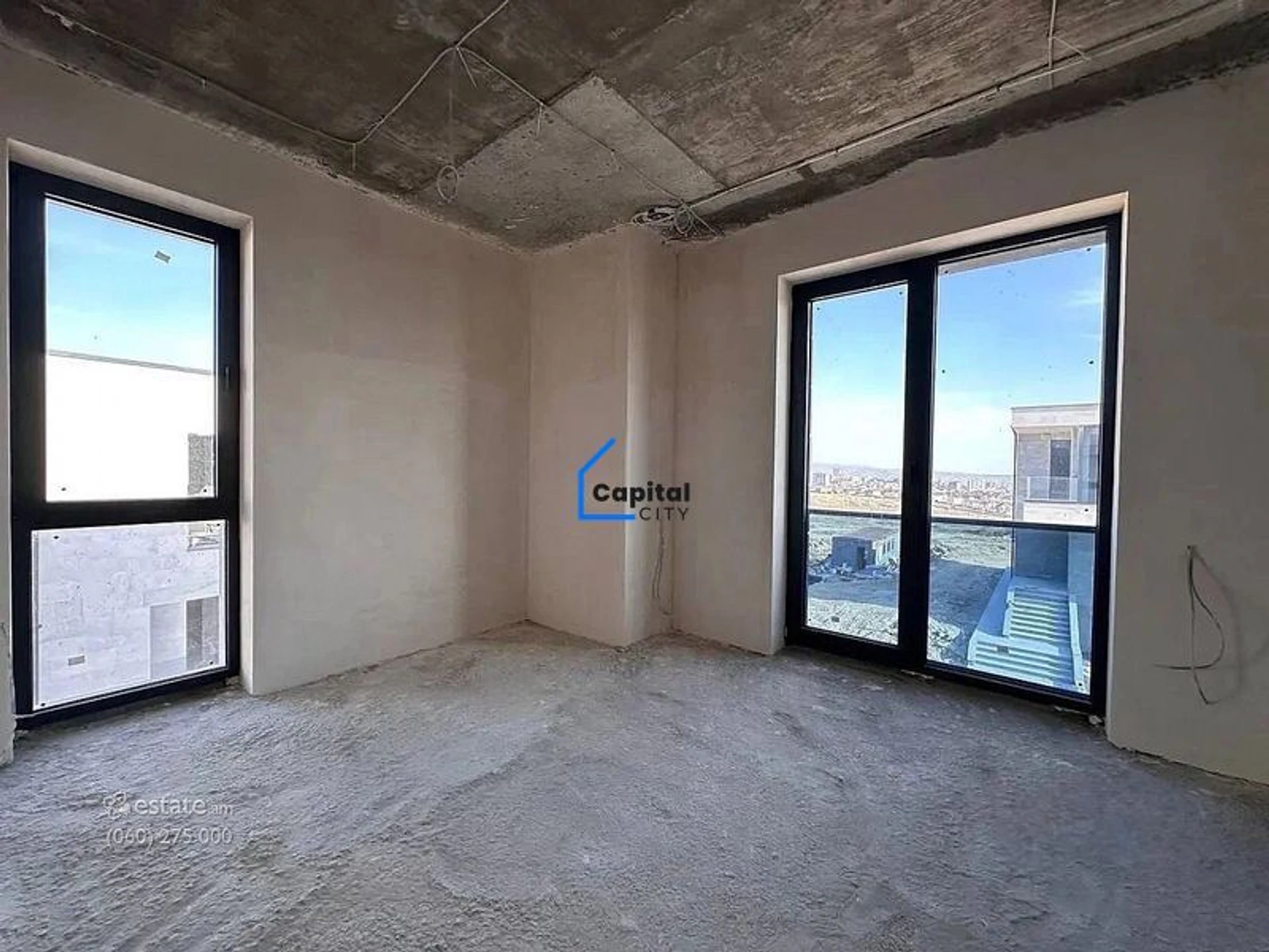 Նորակառույց 5 սենյականոց առանձնատուն վաճառքի Bazum Street փողոցում, Աջափնյակում, Երևան
