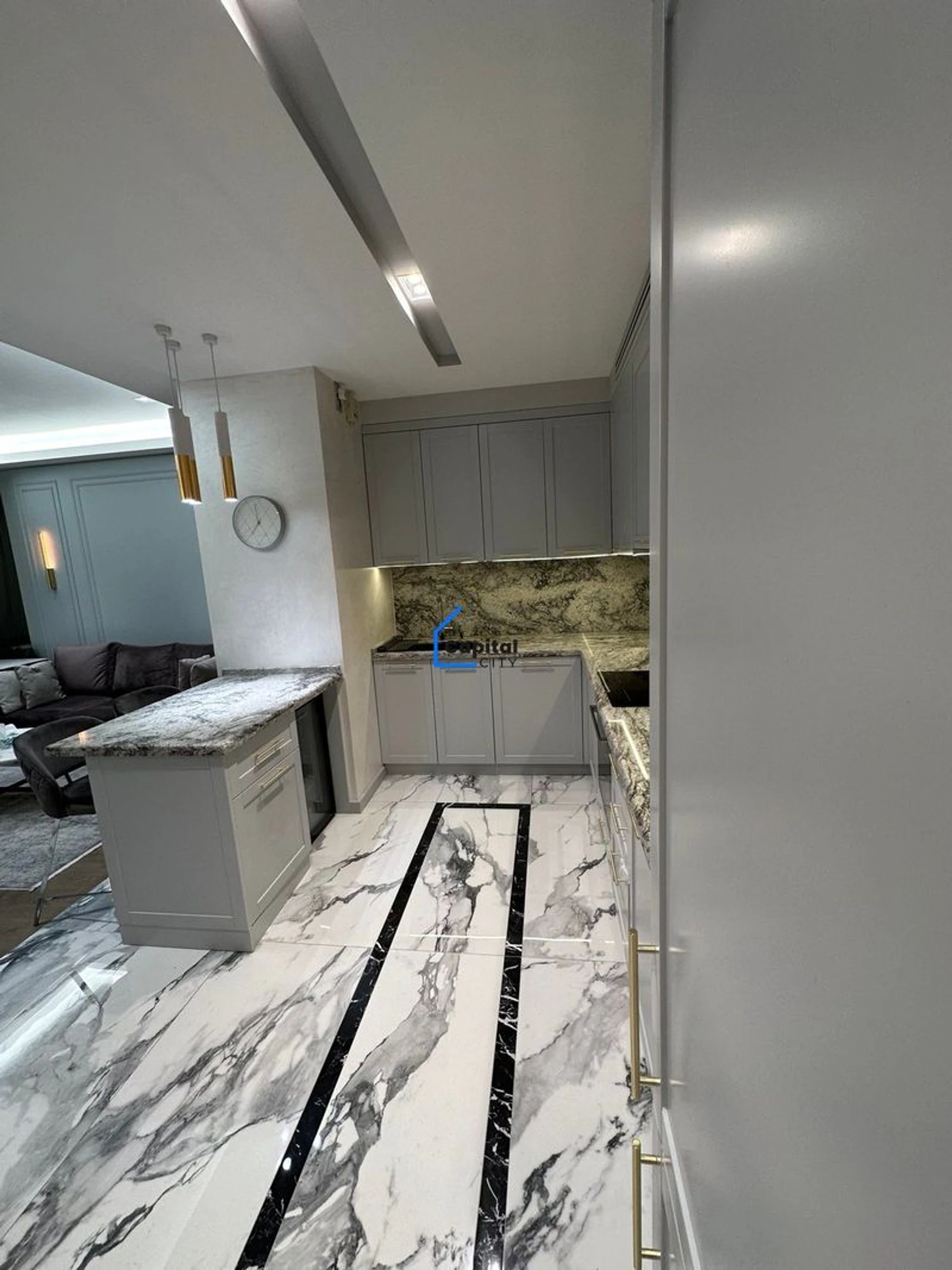 Նորակառույց 3 սենյականոց բնակարան վաճառքի Օրբելի եղբայրների փողոցում, Արաբկիրում, Երևան
