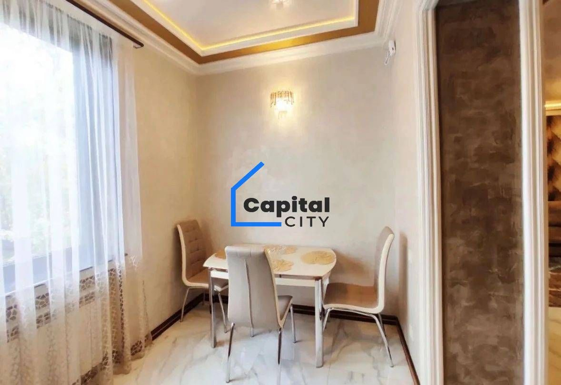 3 սենյականոց բնակարան վաճառքի Վարդանանց փողոցում, Կենտրոնում, Երևան, 86 մ², 2/5 հարկ, քարե, լավ