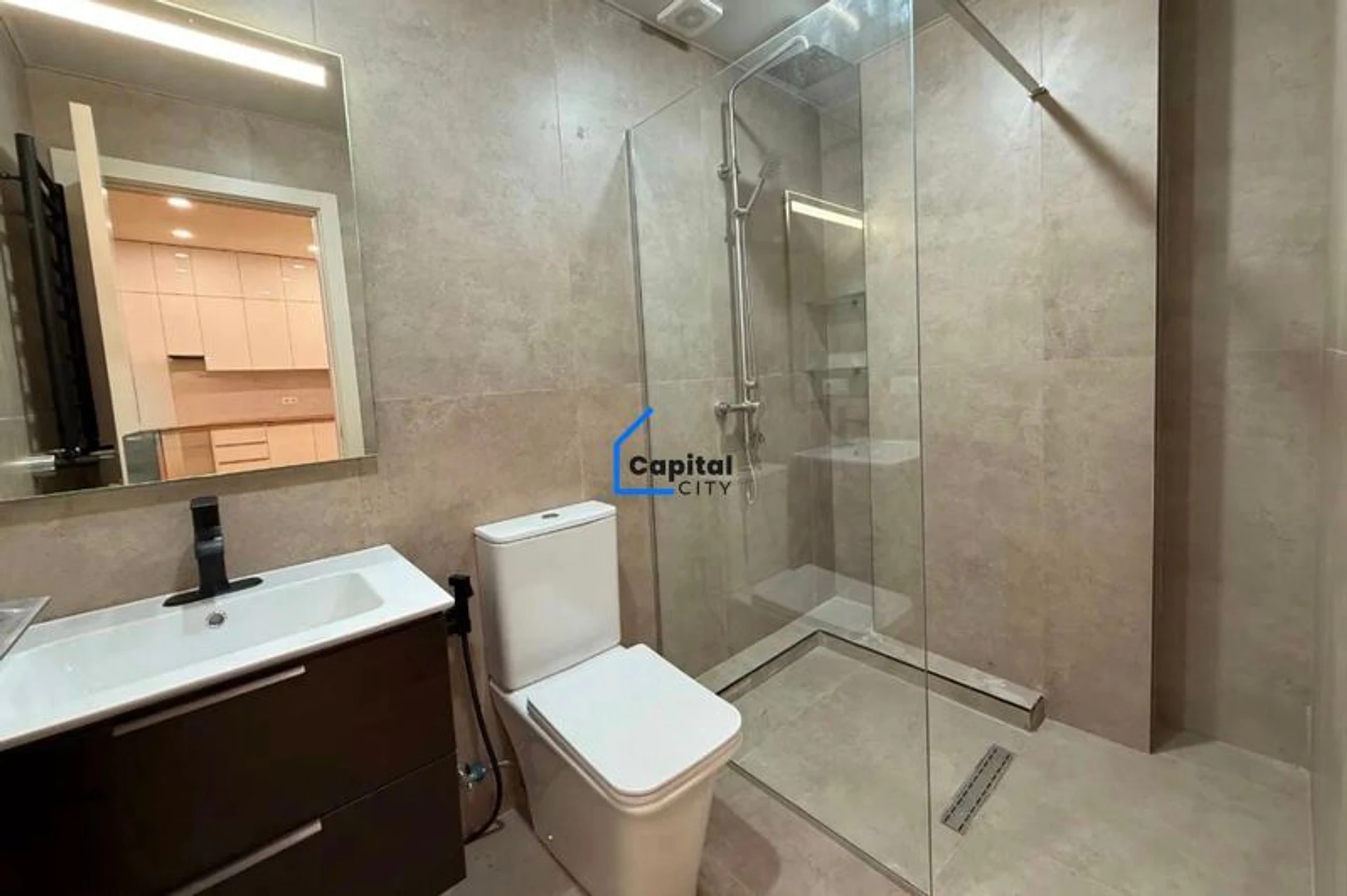 Նորակառույց 2 սենյականոց բնակարան վաճառքի Վրացական փողոցում, Արաբկիրում, Երևան