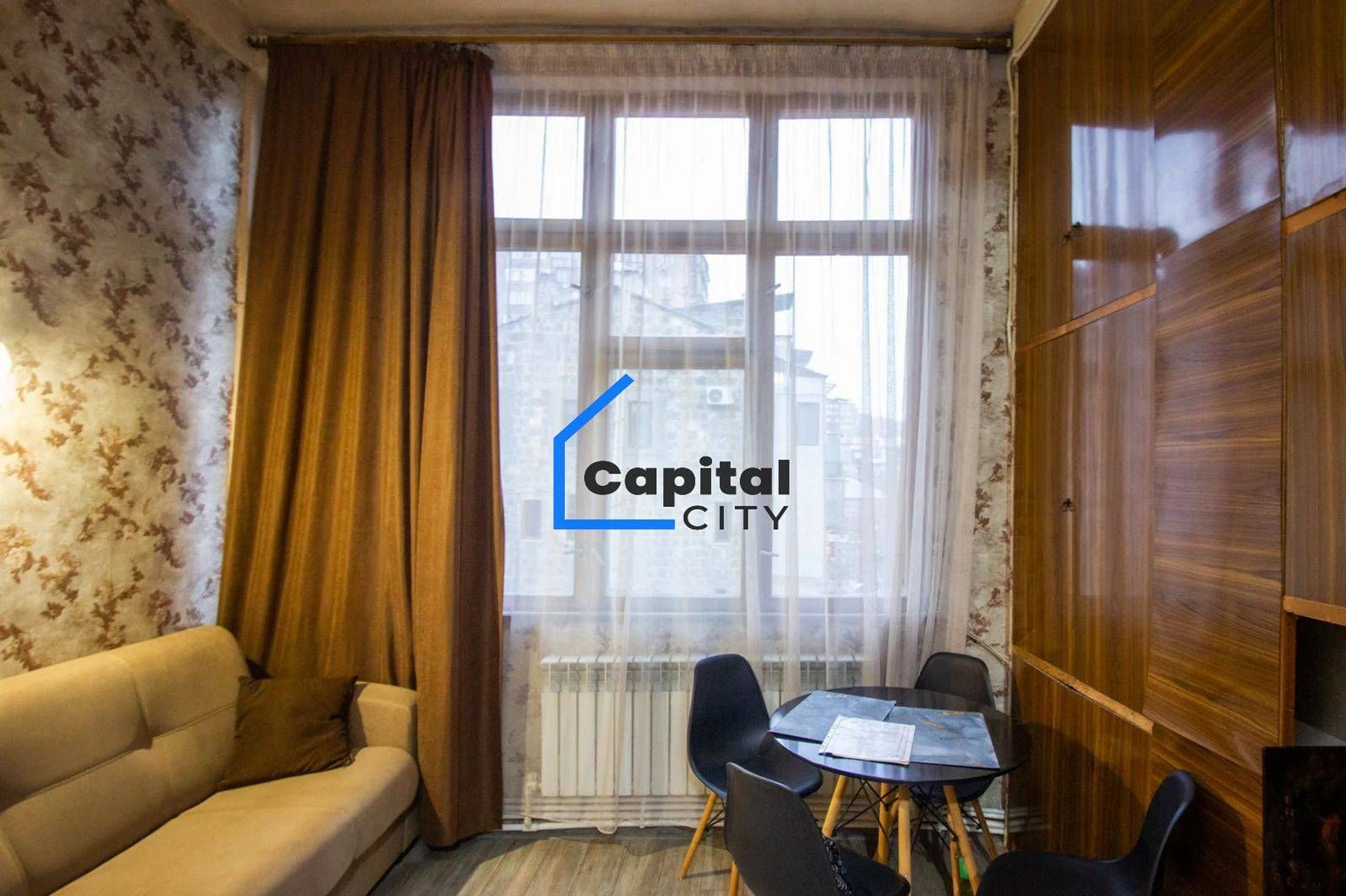 3 սենյականոց բնակարան վաճառքի Տպագրիչներ փողոցում, Կենտրոնում, Երևան, 71 մ², քարե, լավ