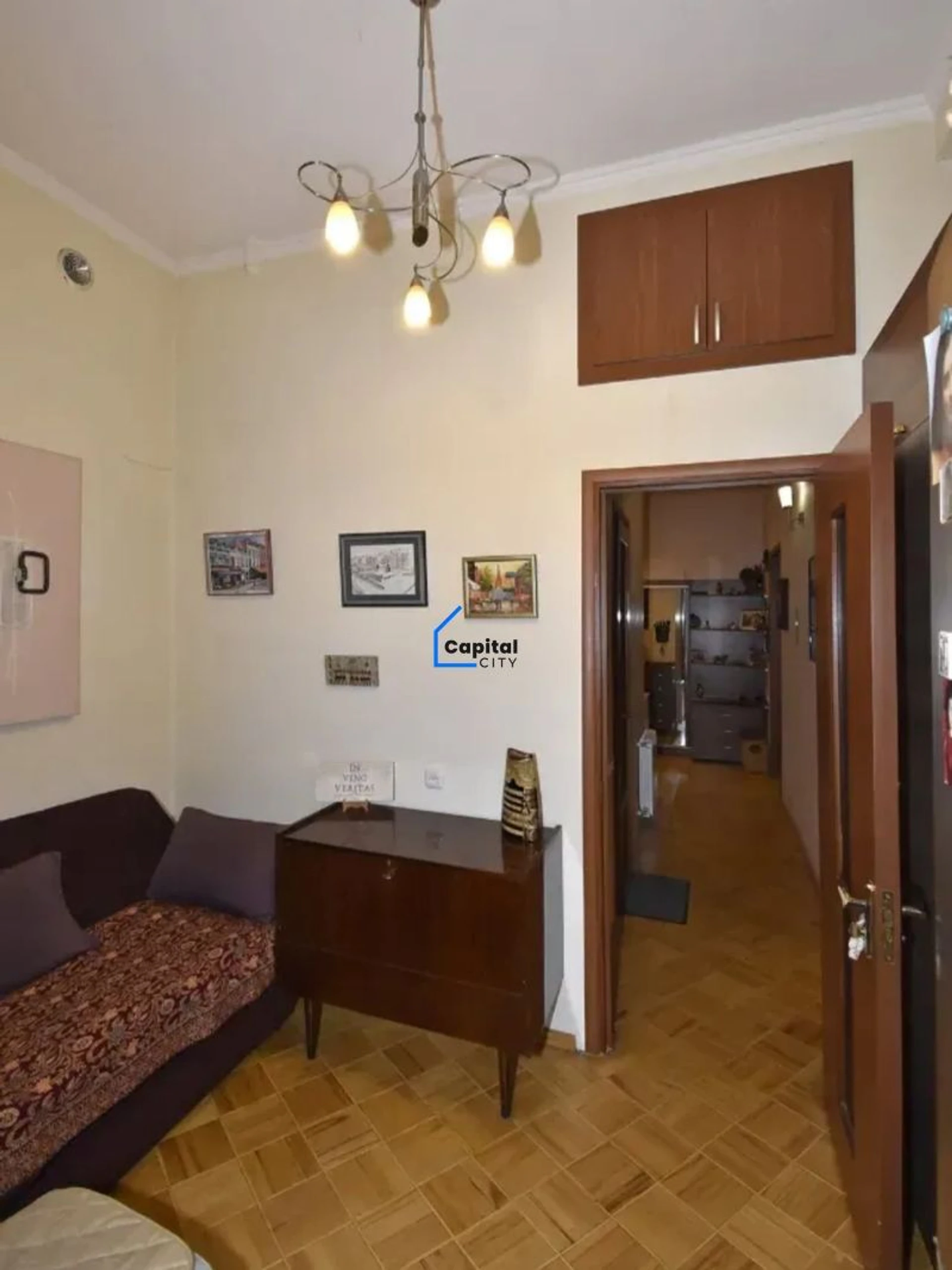 2 սենյականոց բնակարան վաճառքի Վարդանանց փողոցում, Կենտրոնում, Երևան, 60 մ², 2/4 հարկ, քարե, լավ
