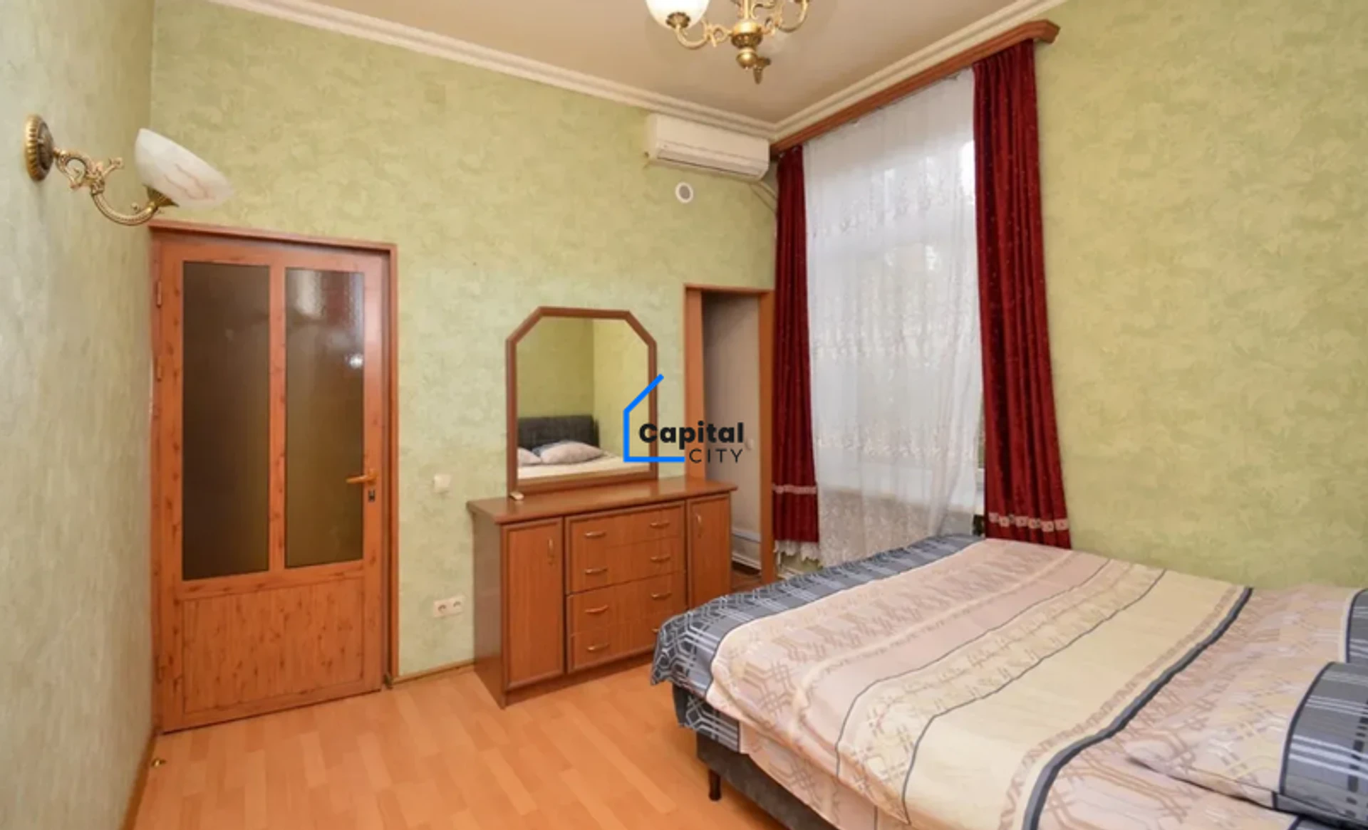3 սենյականոց բնակարան վաճառքի Աբովյանի փողոցում, Կենտրոնում, Երևան, 68 մ², քարե, վերանորոգված