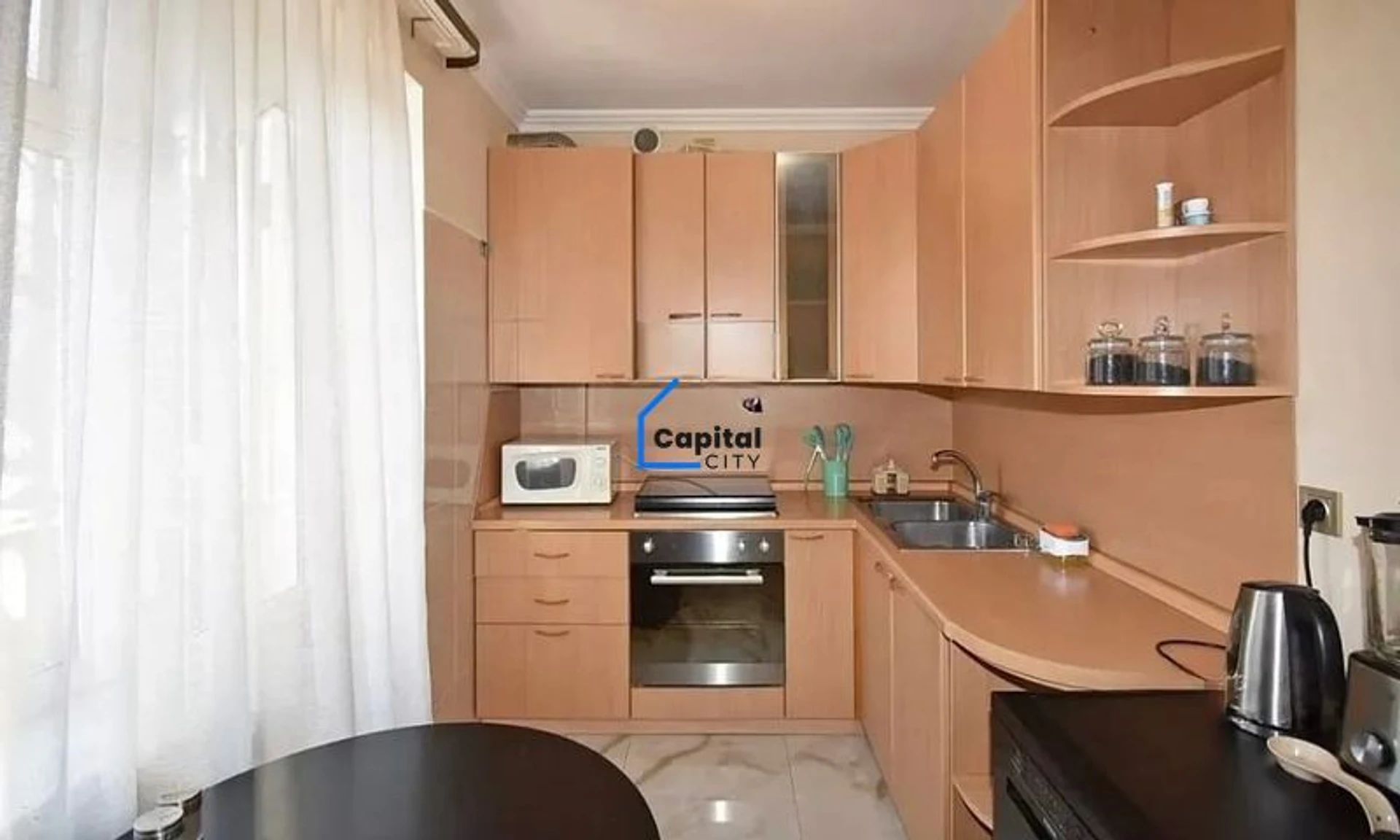 3 սենյականոց բնակարան վարձակալության Վահրամ Փափազյանի փողոցում, Արաբկիրում, Երևան