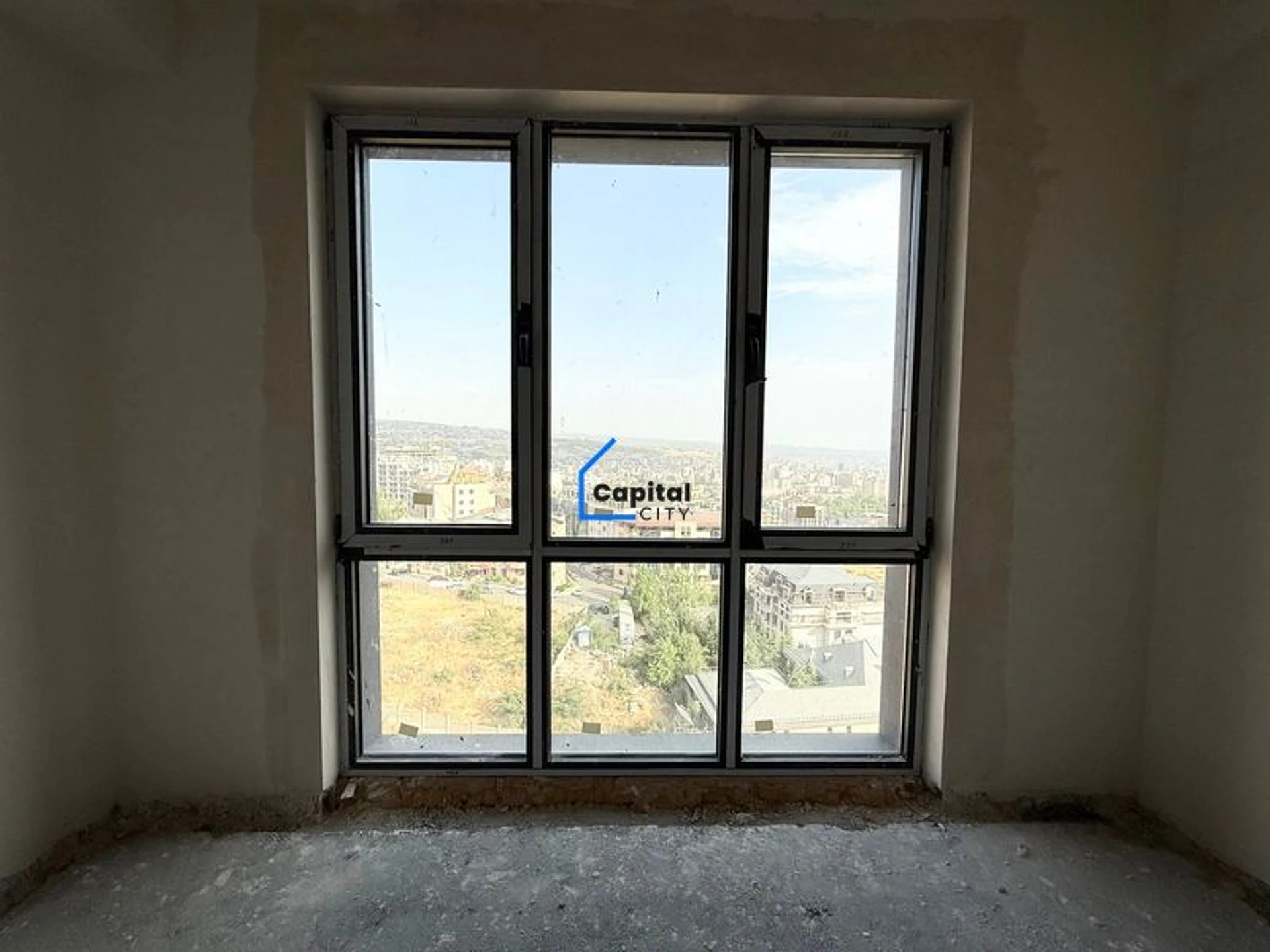 Նորակառույց 4 սենյականոց բնակարան վաճառքի Աղբյուր Սերոբ փողոցում, Արաբկիրում, Երևան