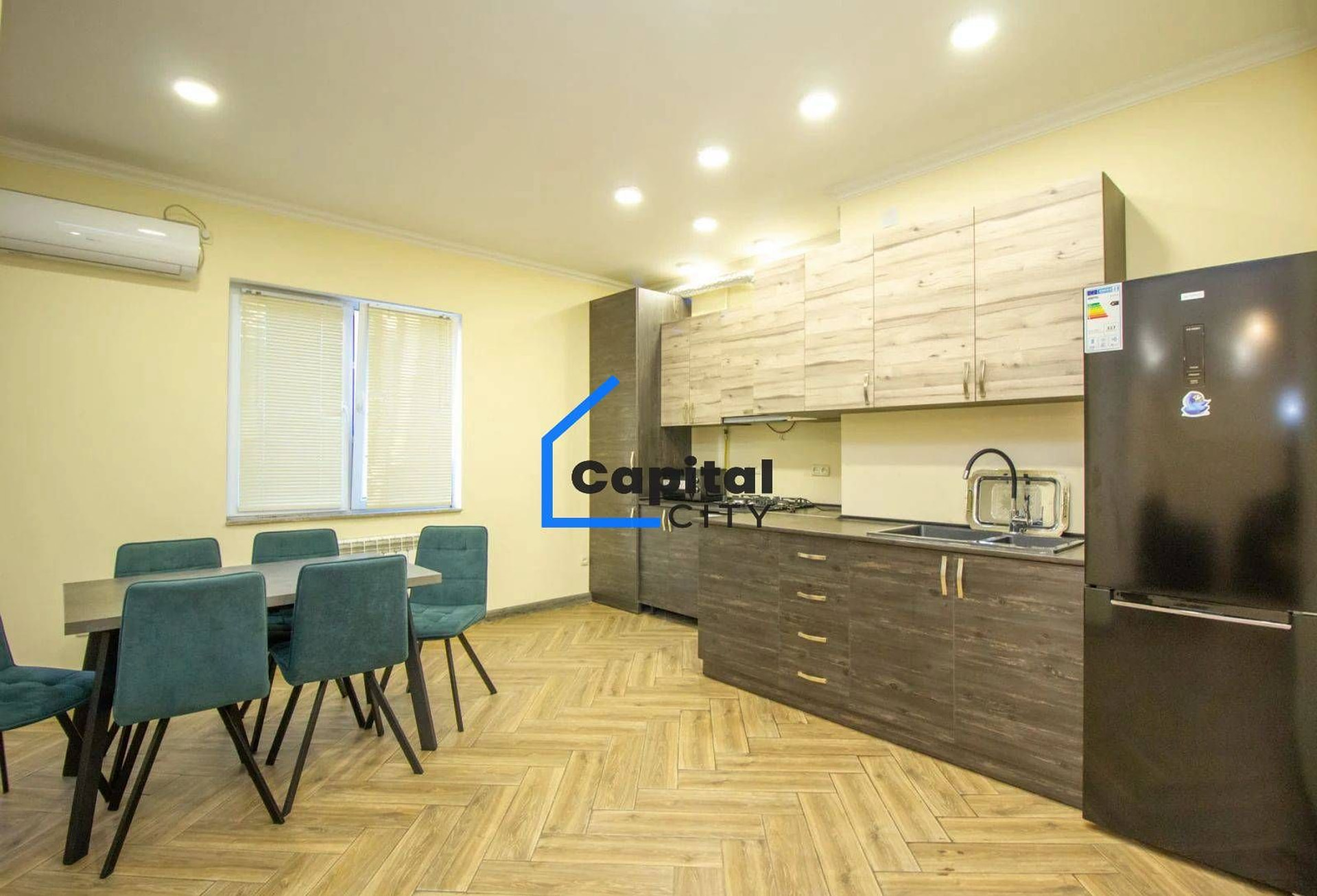 Տարածուն 3 սենյականոց բնակարան վաճառքի Arami str. փողոցում, Կենտրոնում, Երևան