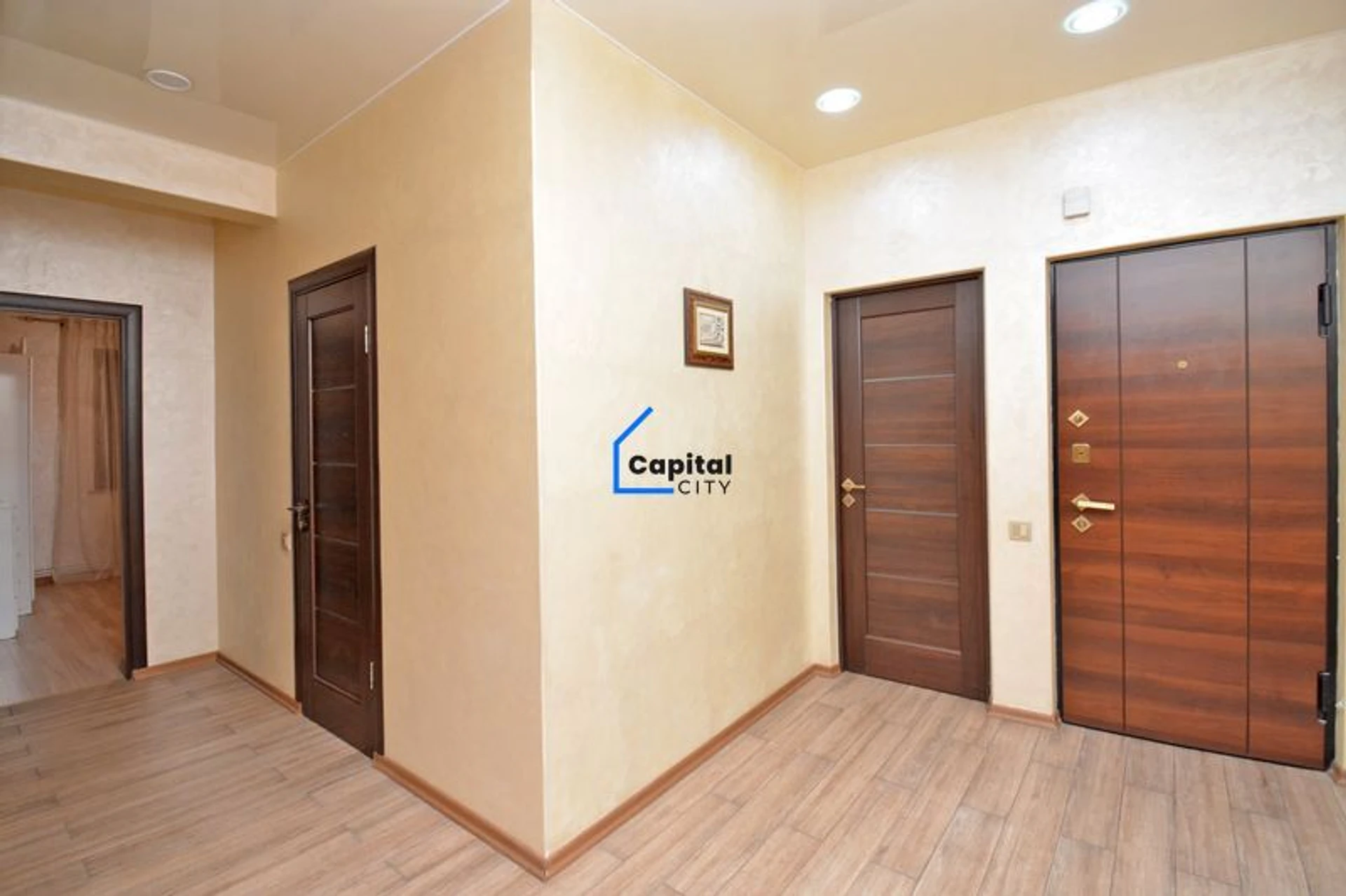 3 սենյականոց բնակարան վարձակալության Vagharsh Vagharshyan St փողոցում, Արաբկիրում, Երևան