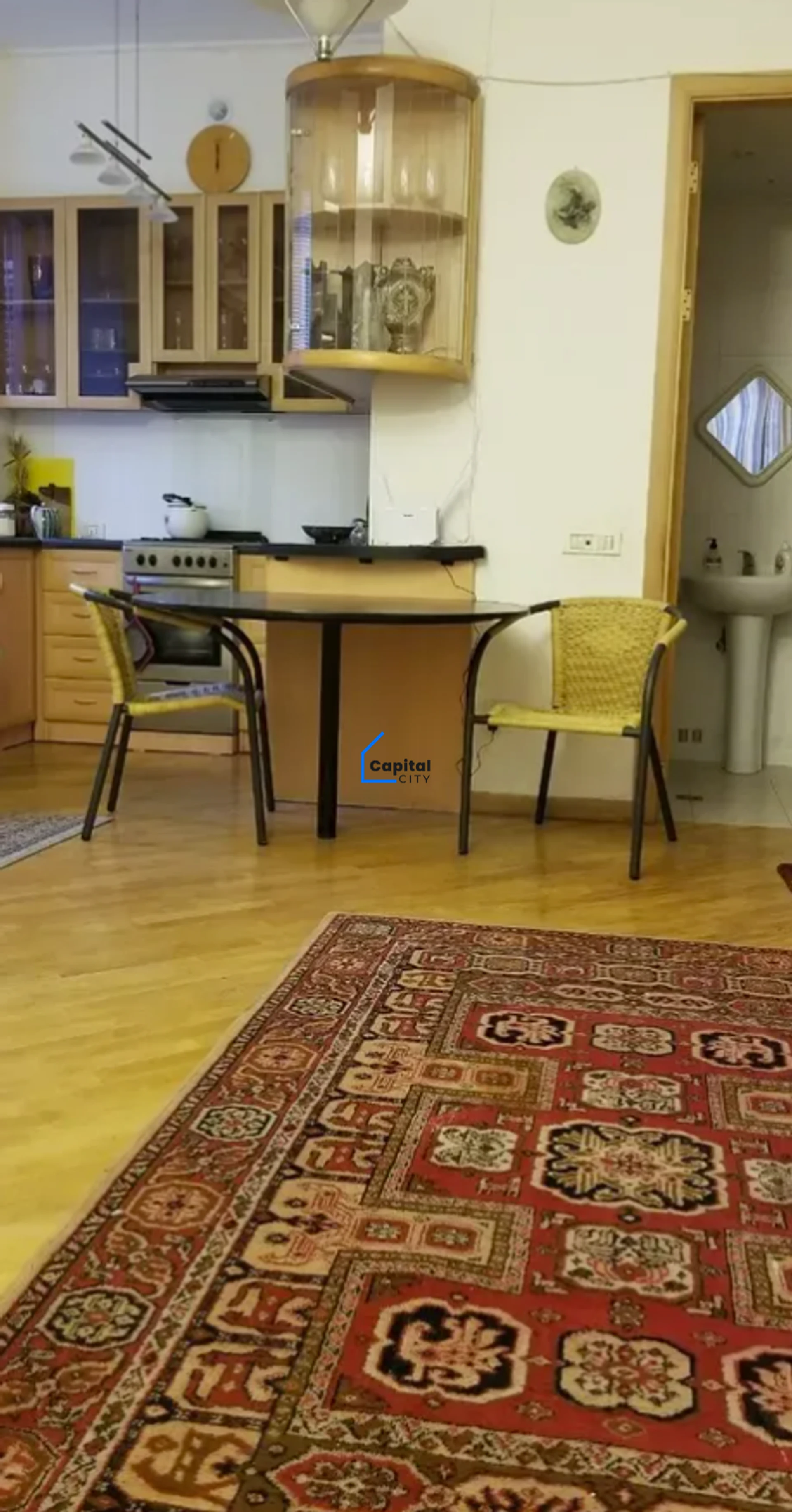 2 սենյականոց բնակարան վարձակալության Նալբանդյան փողոցում, Կենտրոնում, Երևան, 90 մ², քարե, լավ