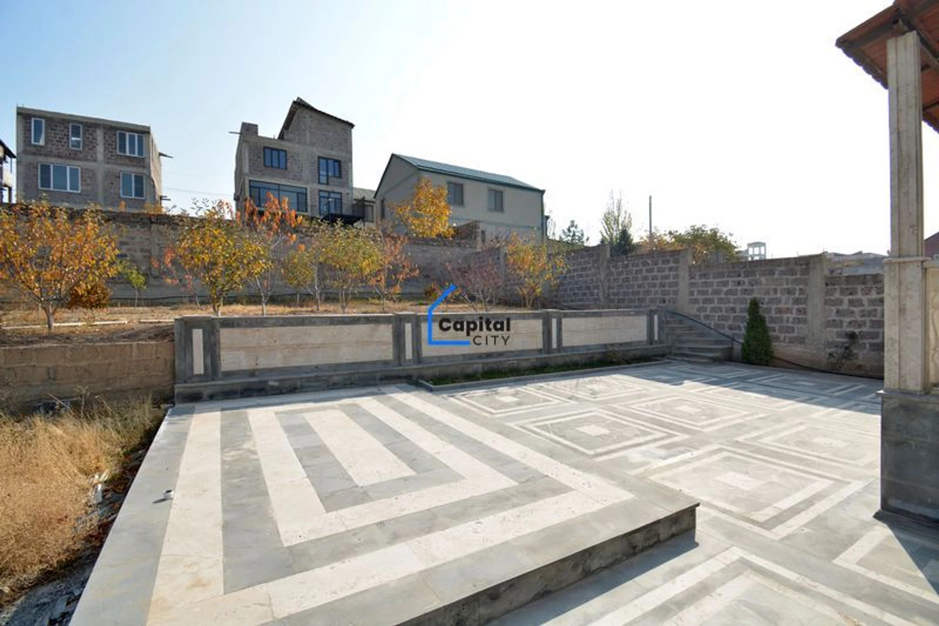 Նորակառույց 6 սենյականոց առանձնատուն վաճառքի Դուրյան փողոցում, Ավանում, Երևան