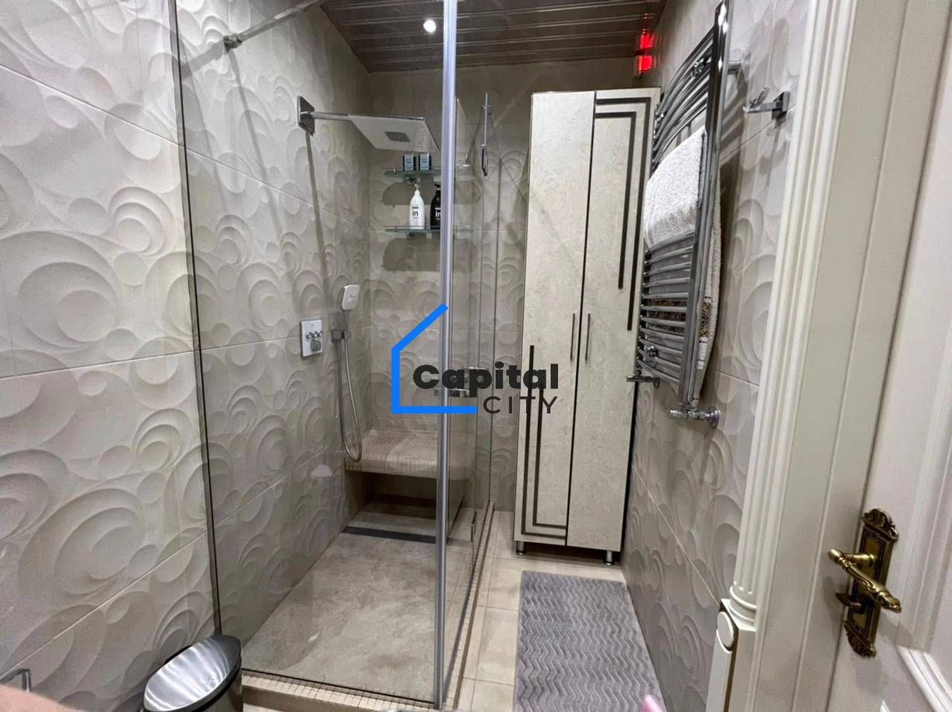 Տարածուն 3 սենյականոց բնակարան վարձակալության Arami str. փողոցում, Կենտրոնում, Երևան