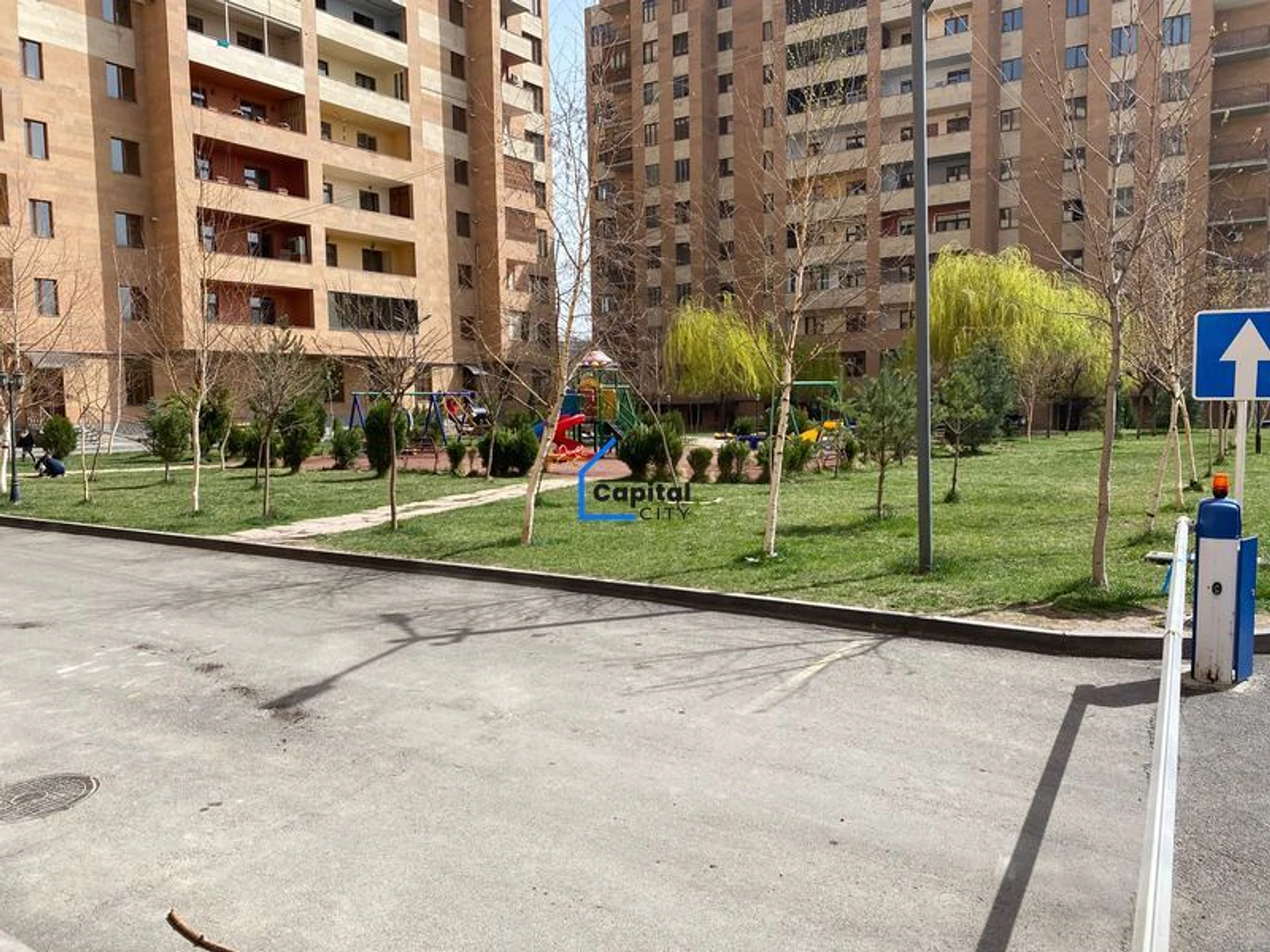 Նորակառույց 3 սենյականոց բնակարան վաճառքի Միկոյան փողոցում, Դավիթաշենում, Երևան