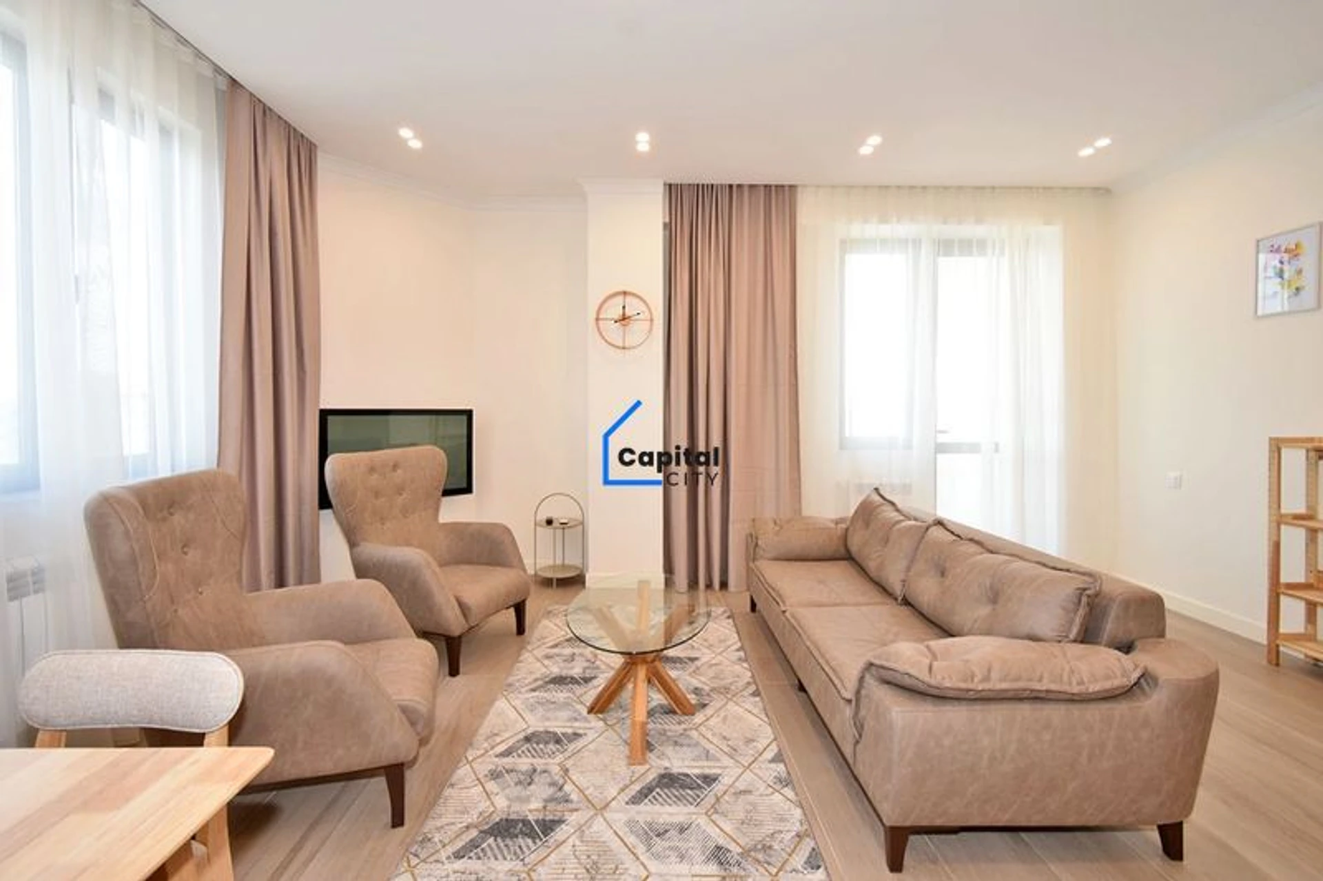 Նորակառույց 3 սենյականոց բնակարան վարձակալության Գրիբոյեդովի փողոցում, Արաբկիրում, Երևան