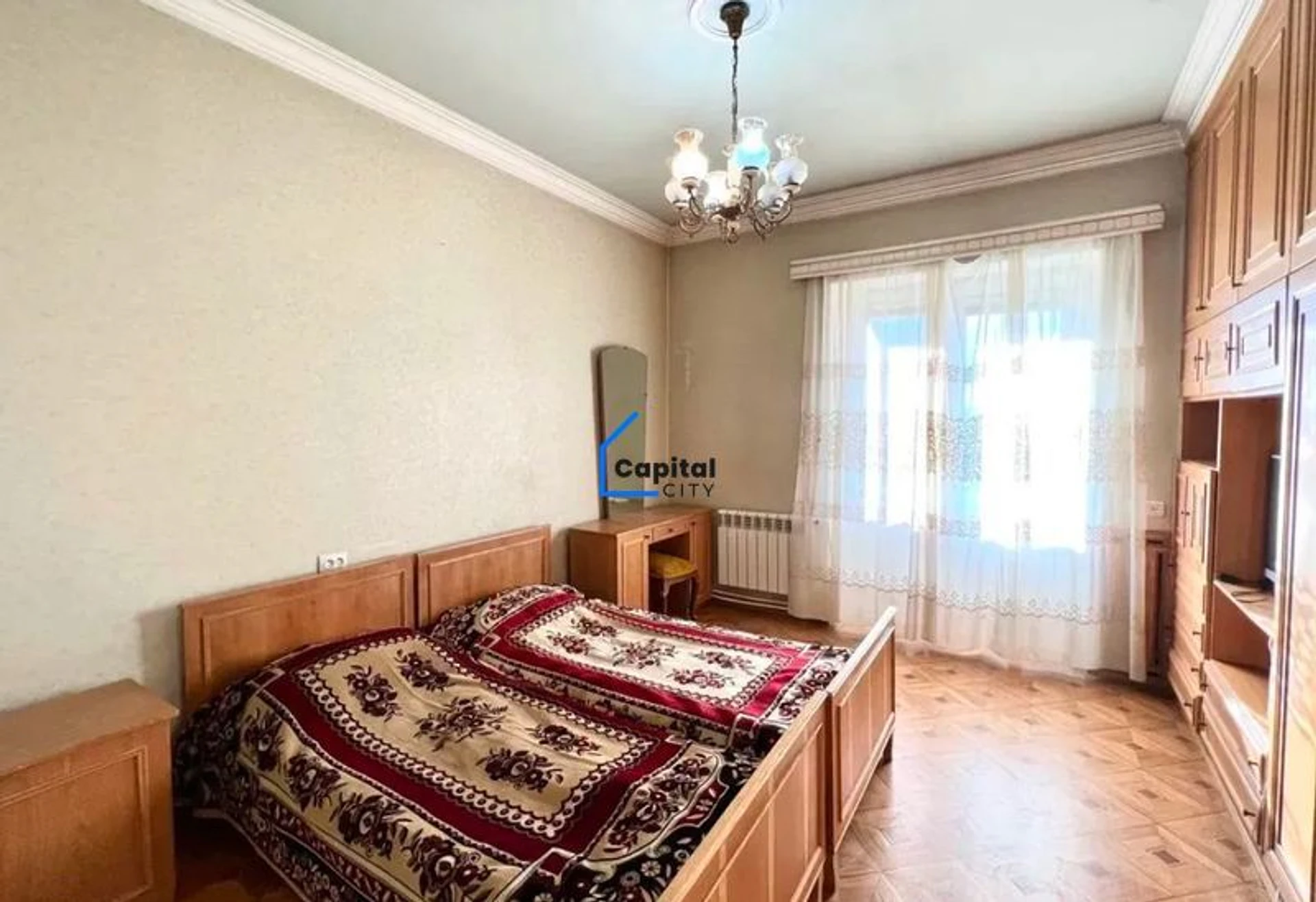 2 սենյականոց բնակարան վաճառքի Չարենցի փողոցում, Կենտրոնում, Երևան, 70 մ², 5/5 հարկ, քարե, լավ