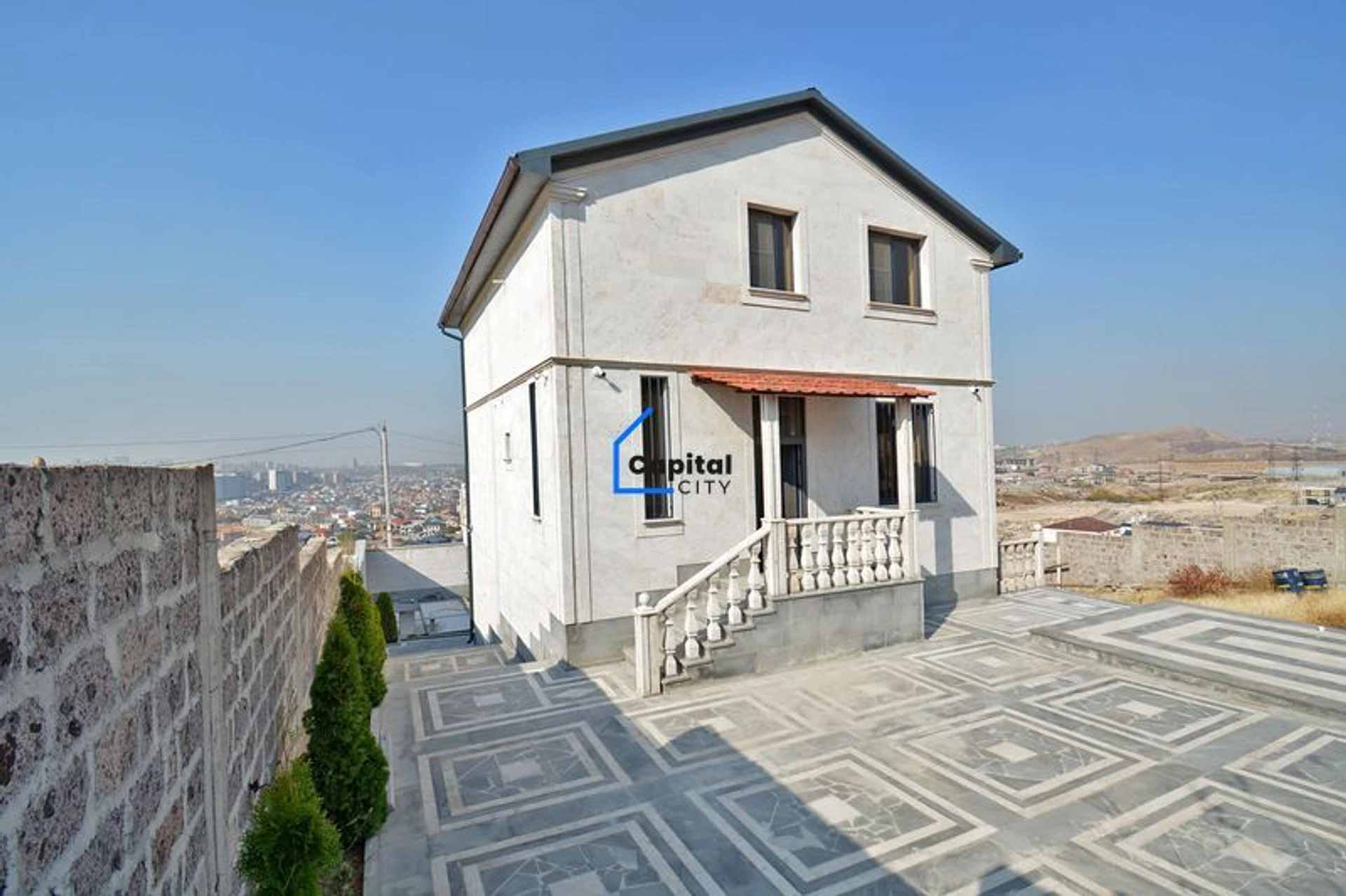 Նորակառույց 6 սենյականոց առանձնատուն վաճառքի Դուրյան փողոցում, Ավանում, Երևան