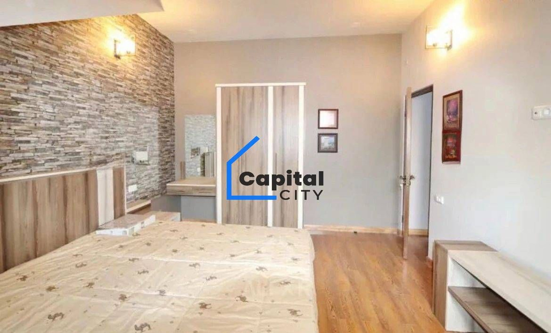 Տարածուն 5 սենյականոց բնակարան վաճառքի Մեսրոպ Մաշտոց պողոտա փողոցում, Կենտրոնում, Երևան