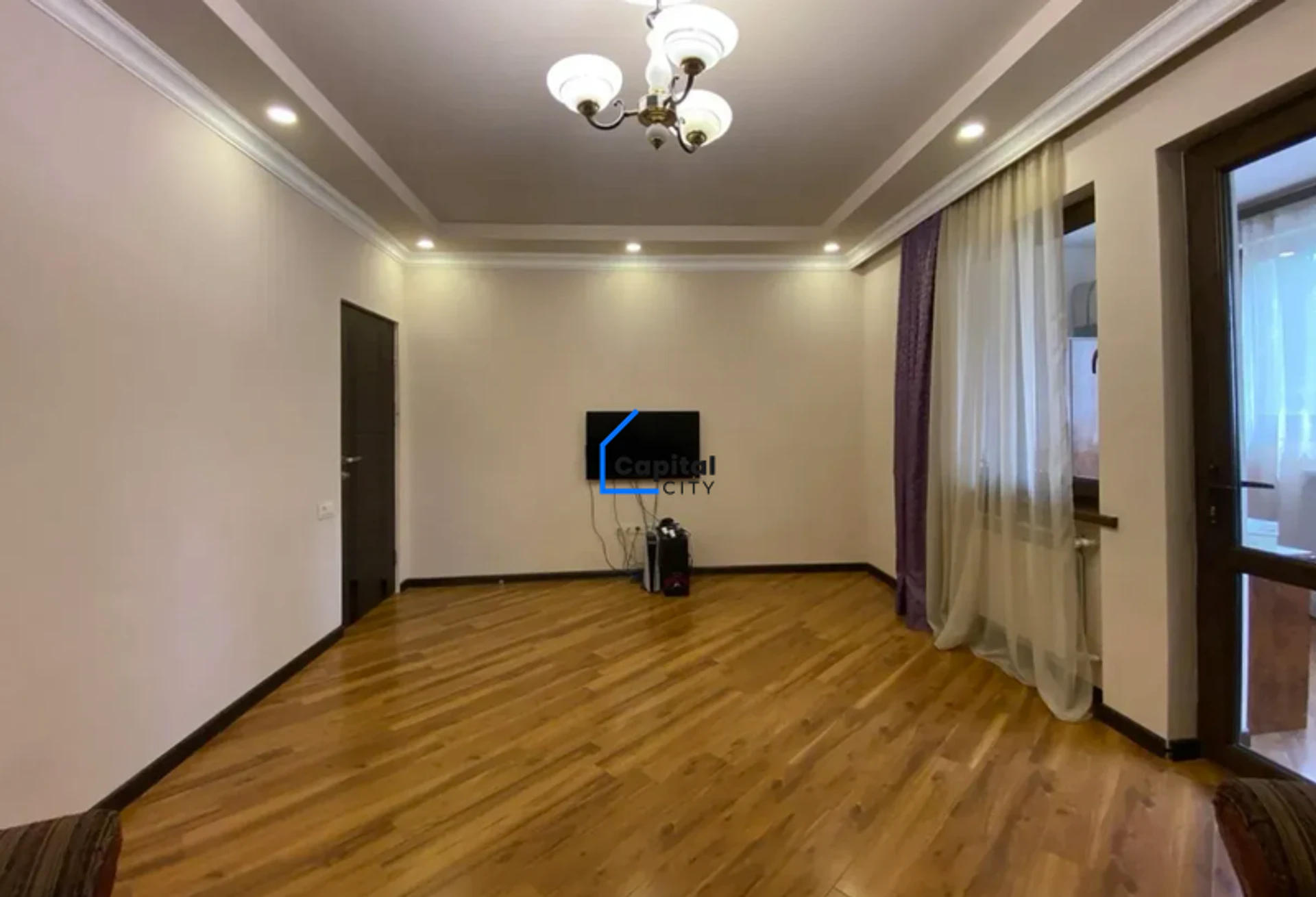 4 սենյականոց բնակարան վաճառքի Տիգրան Պետրոսյանի փողոցում, Դավիթաշենում, Երևան
