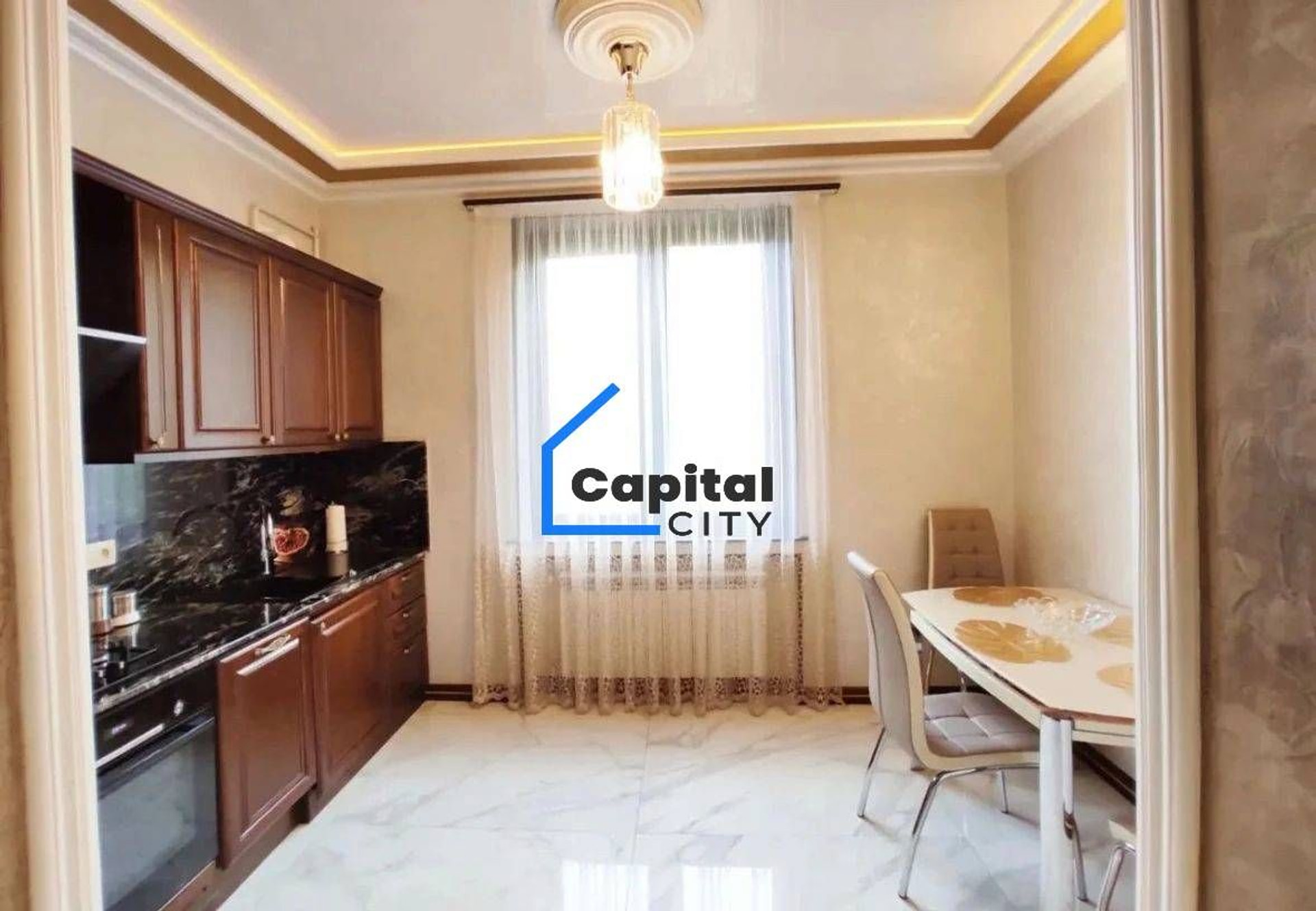 3 սենյականոց բնակարան վաճառքի Վարդանանց փողոցում, Կենտրոնում, Երևան, 86 մ², 2/5 հարկ, քարե, լավ