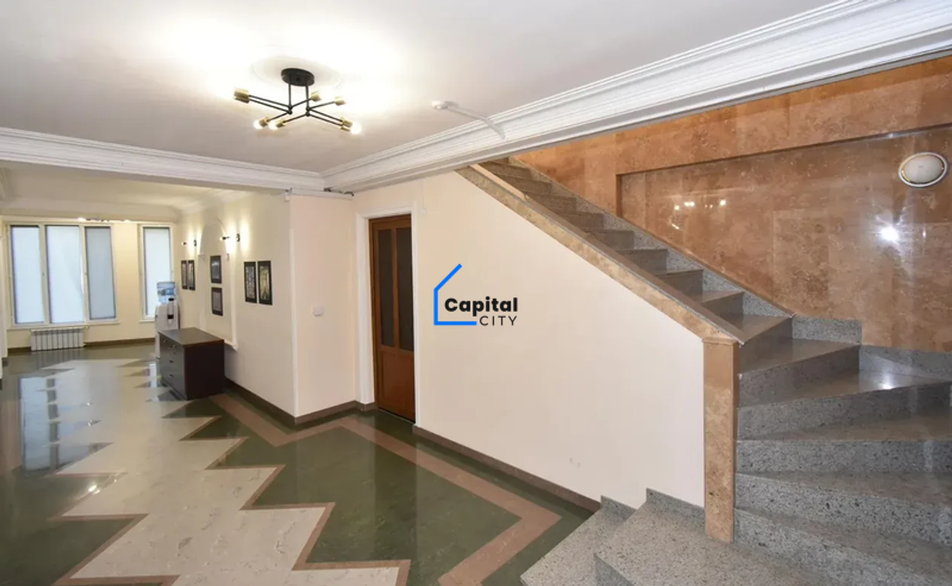 Տարածուն 7 սենյականոց առանձնատուն վաճառքի Քեռու փողոցում, Արաբկիրում, Երևան