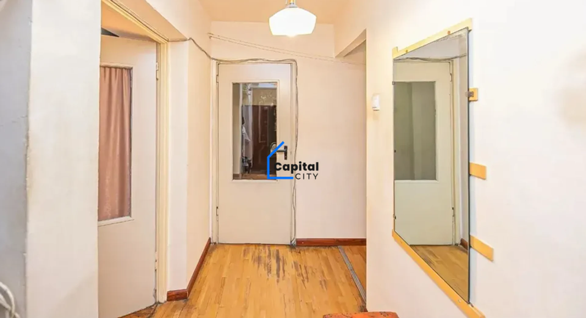 Տարածուն 3 սենյականոց բնակարան վաճառքի Աբովյանի փողոցում, Կենտրոնում, Երևան