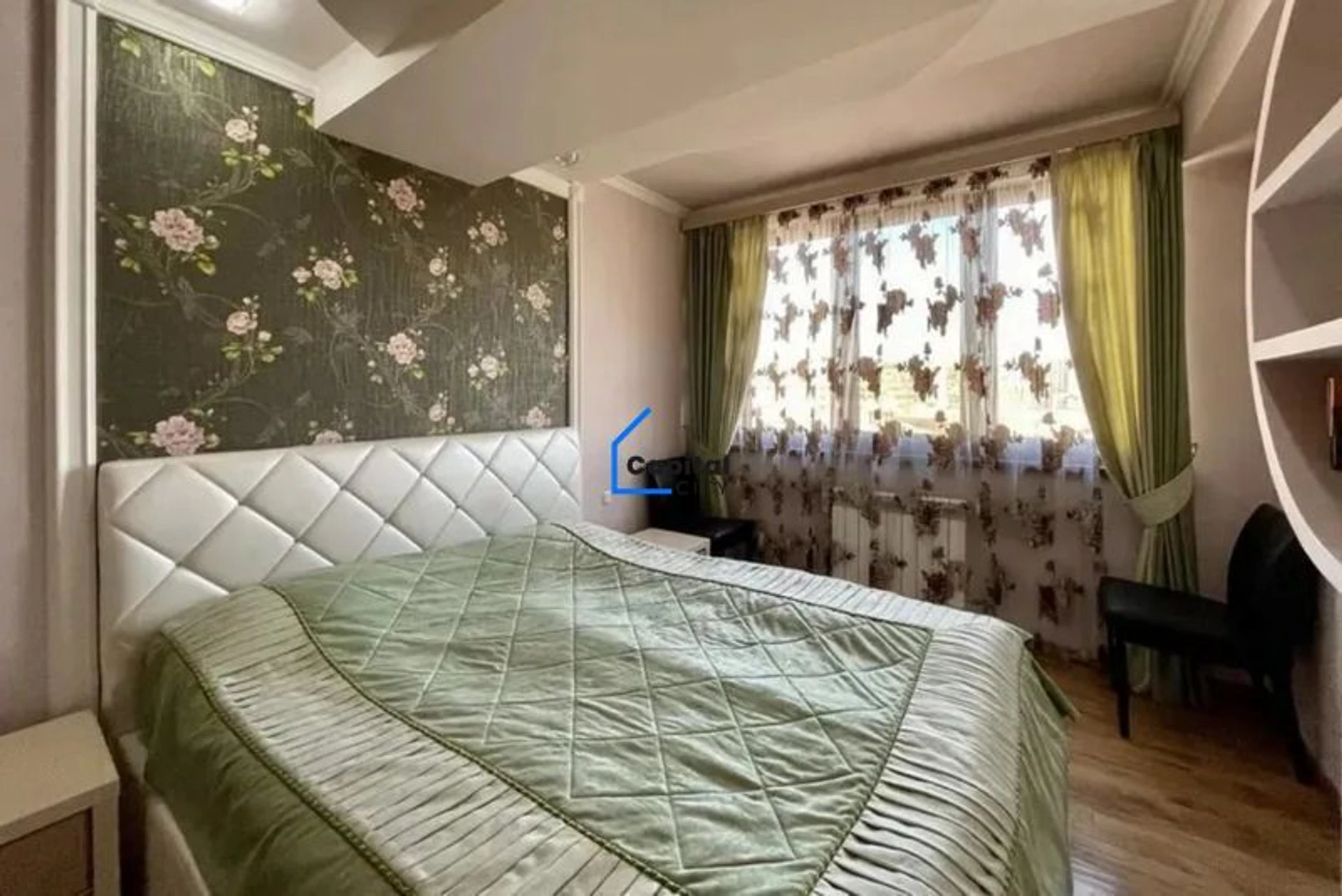 3 սենյականոց բնակարան վաճառքի Saryan St փողոցում, Կենտրոնում, Երևան