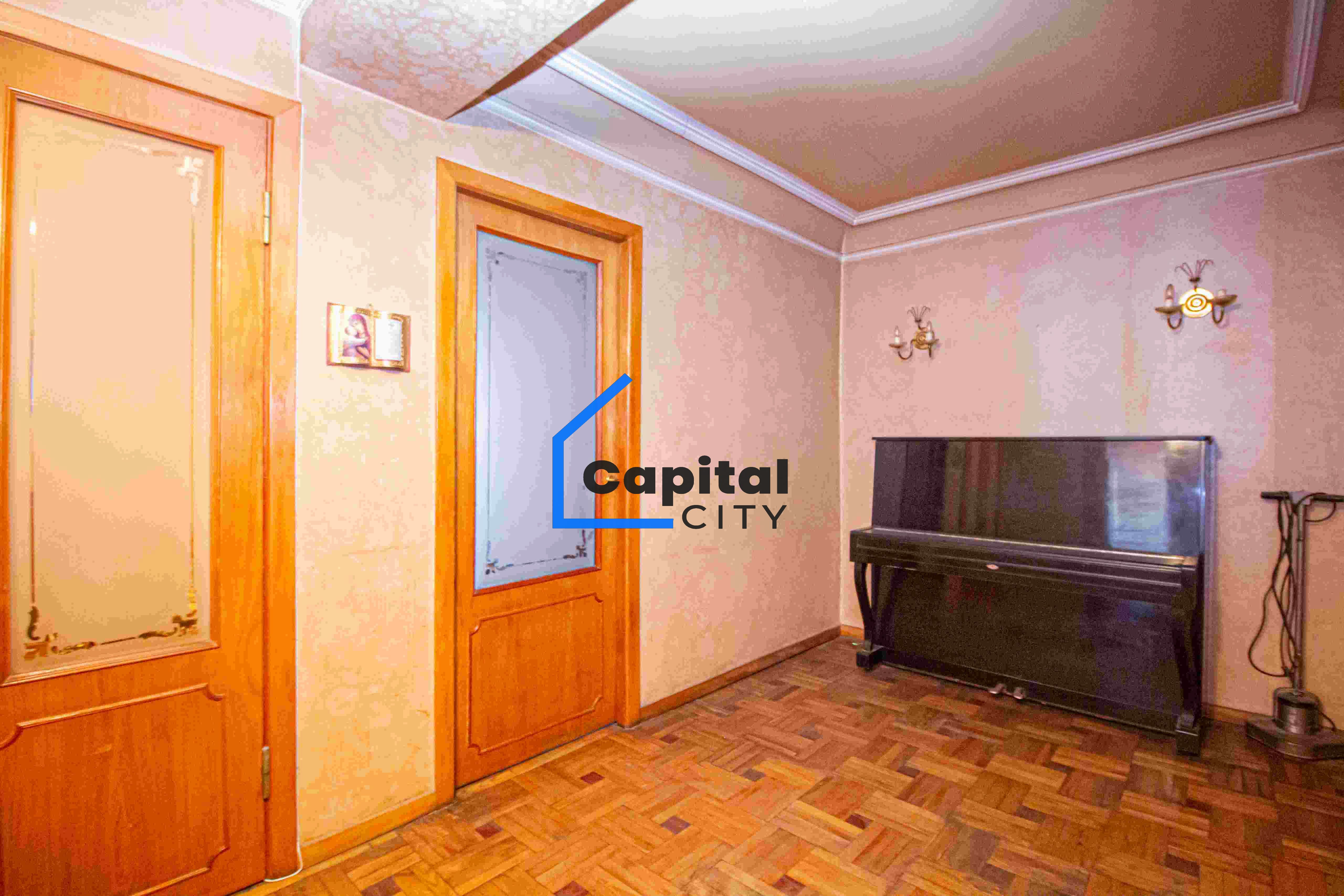 3 սենյականոց բնակարան վաճառքի Սունդուկյան փողոցում, Արաբկիրում, Երևան, 80 մ², քարե, լավ