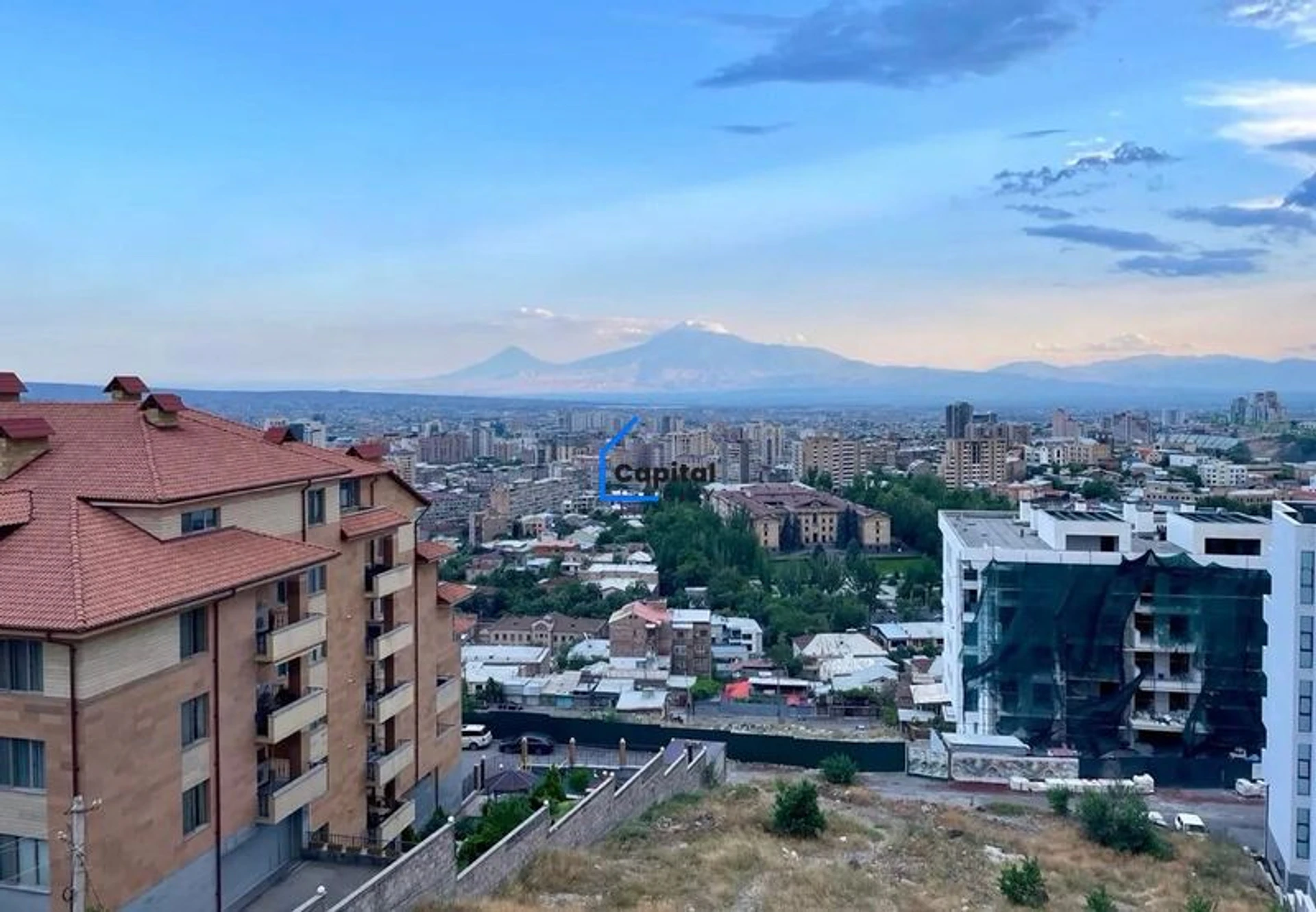 Նորակառույց 2 սենյականոց բնակարան վաճառքի Անտառային փողոցում, Կենտրոնում, Երևան