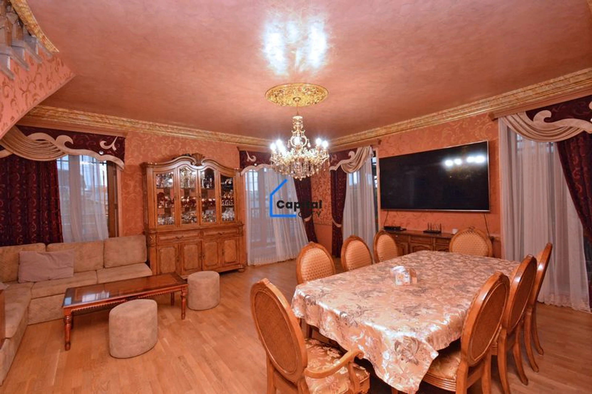 Տարածուն 7 սենյականոց առանձնատուն վաճառքի Kamarak st փողոցում, Քանաքեռ - Զեյթունում, Երևան
